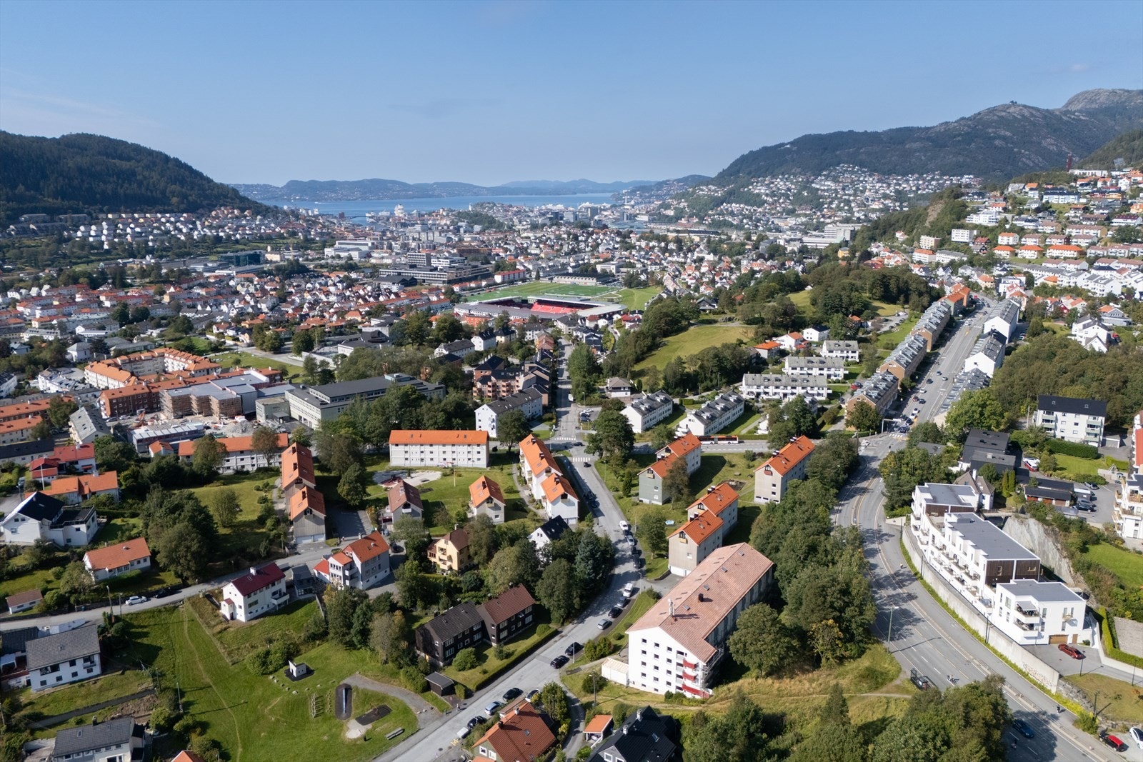 Innbydende boligområde med nærhet til by og natur. Galleribilde