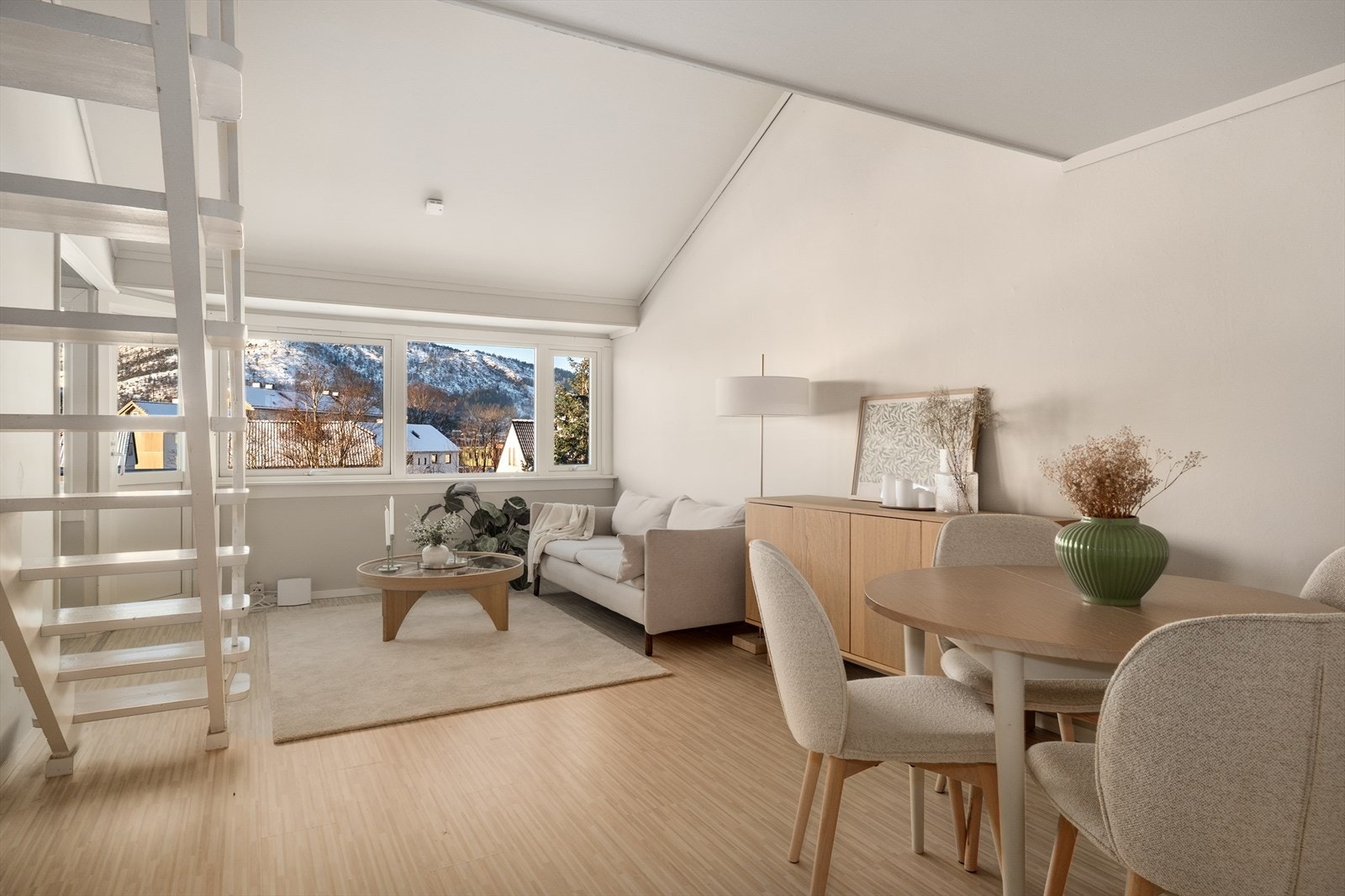 3-roms leilighet med hems i Birkeveien 42! Galleribilde