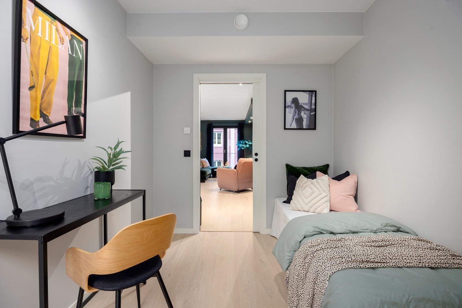 Soverom to oppleves også som meget romslig rom og har gode møbleringsmuligheter Galleribilde