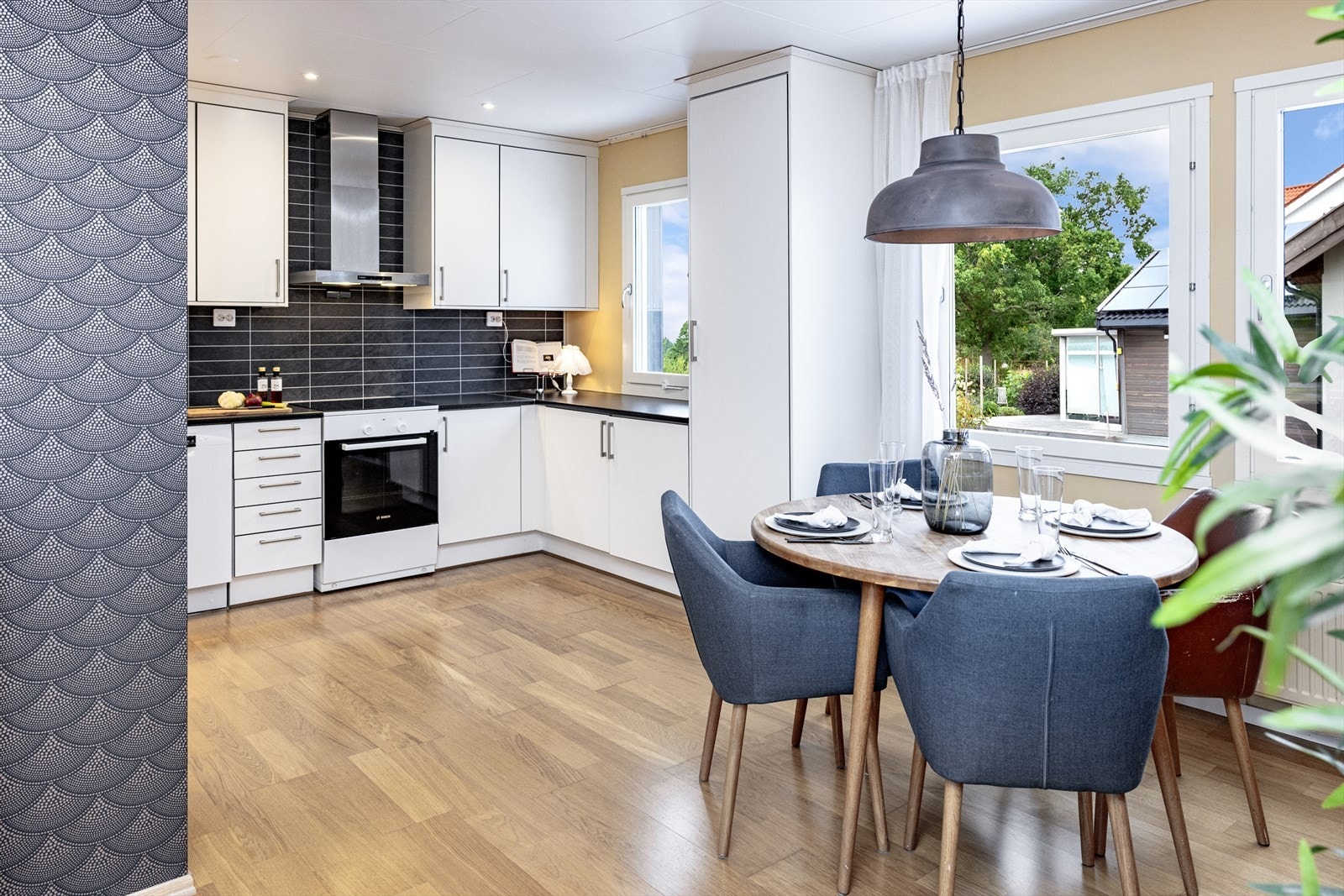 God plass til spisegruppe Galleribilde