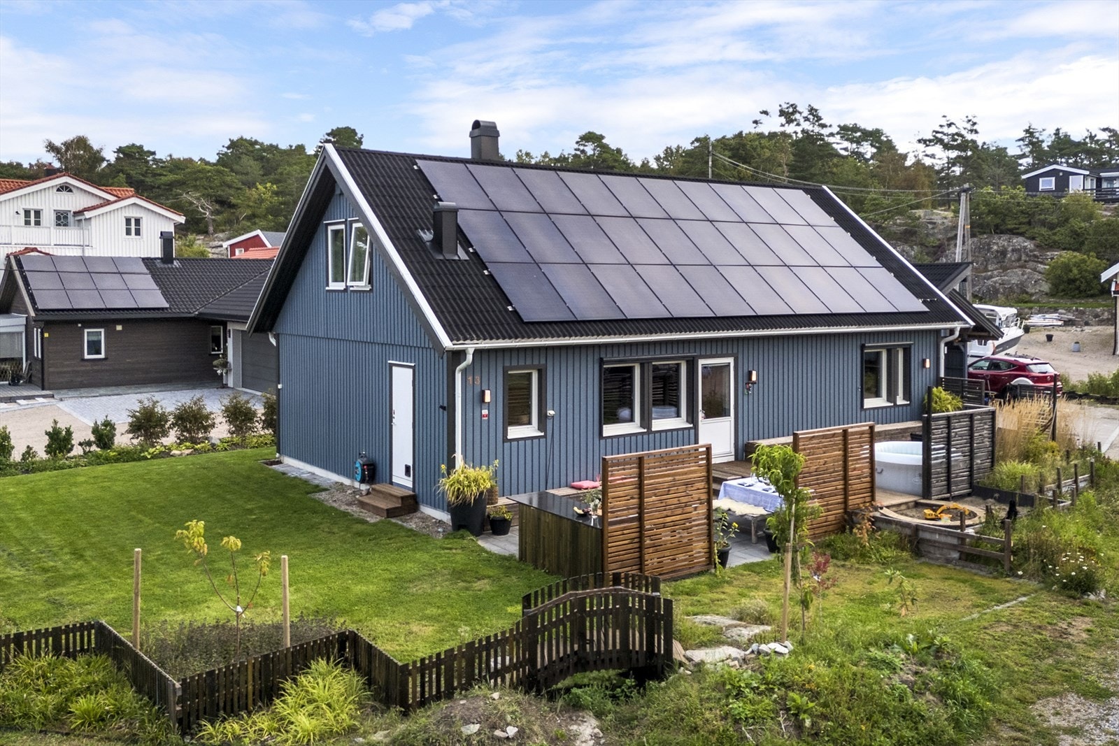 Boligen har montert solceller på tak med totalt 30 paneler i 2023 Galleribilde