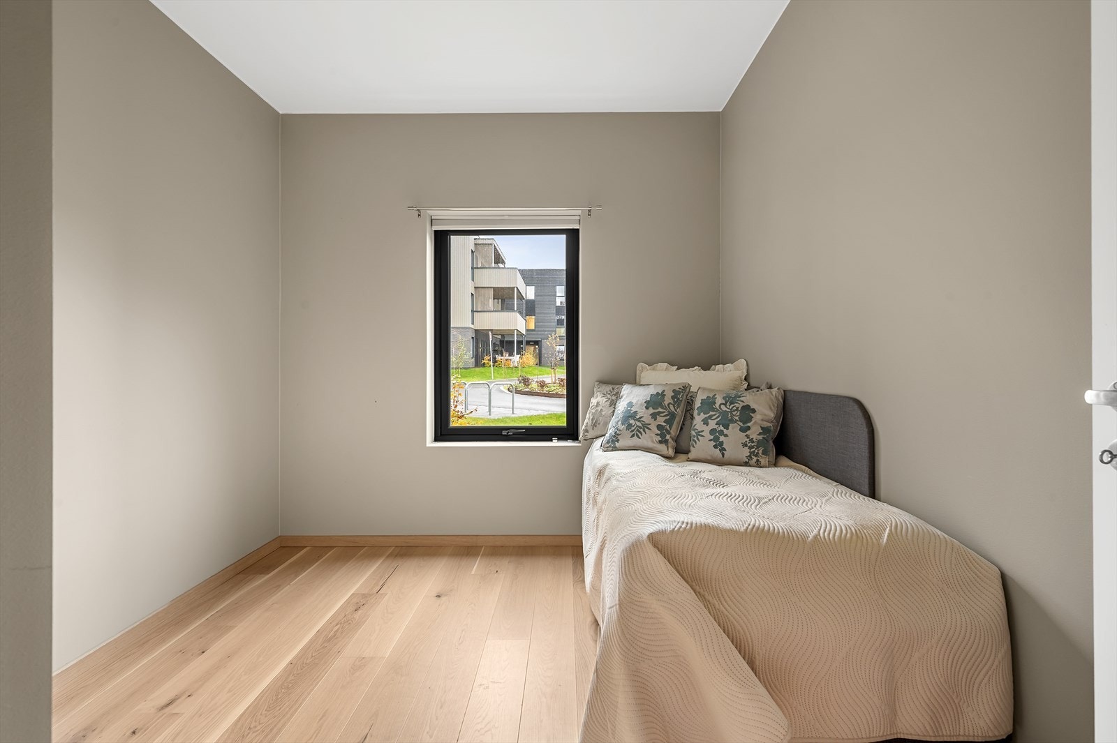 Soverom to er perfekt som gjeste-/barnerom. Galleribilde