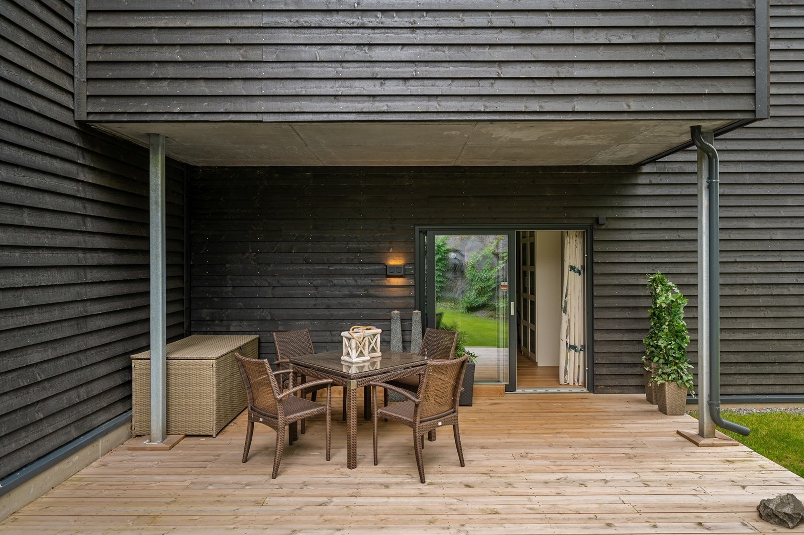 Egen usjenert terrasse fra soverommet. Galleribilde