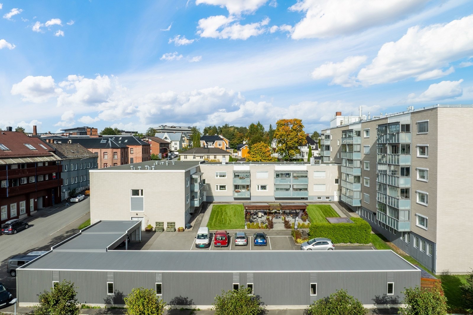 Utearealene til borettslaget er pent opparbeidet. Galleribilde