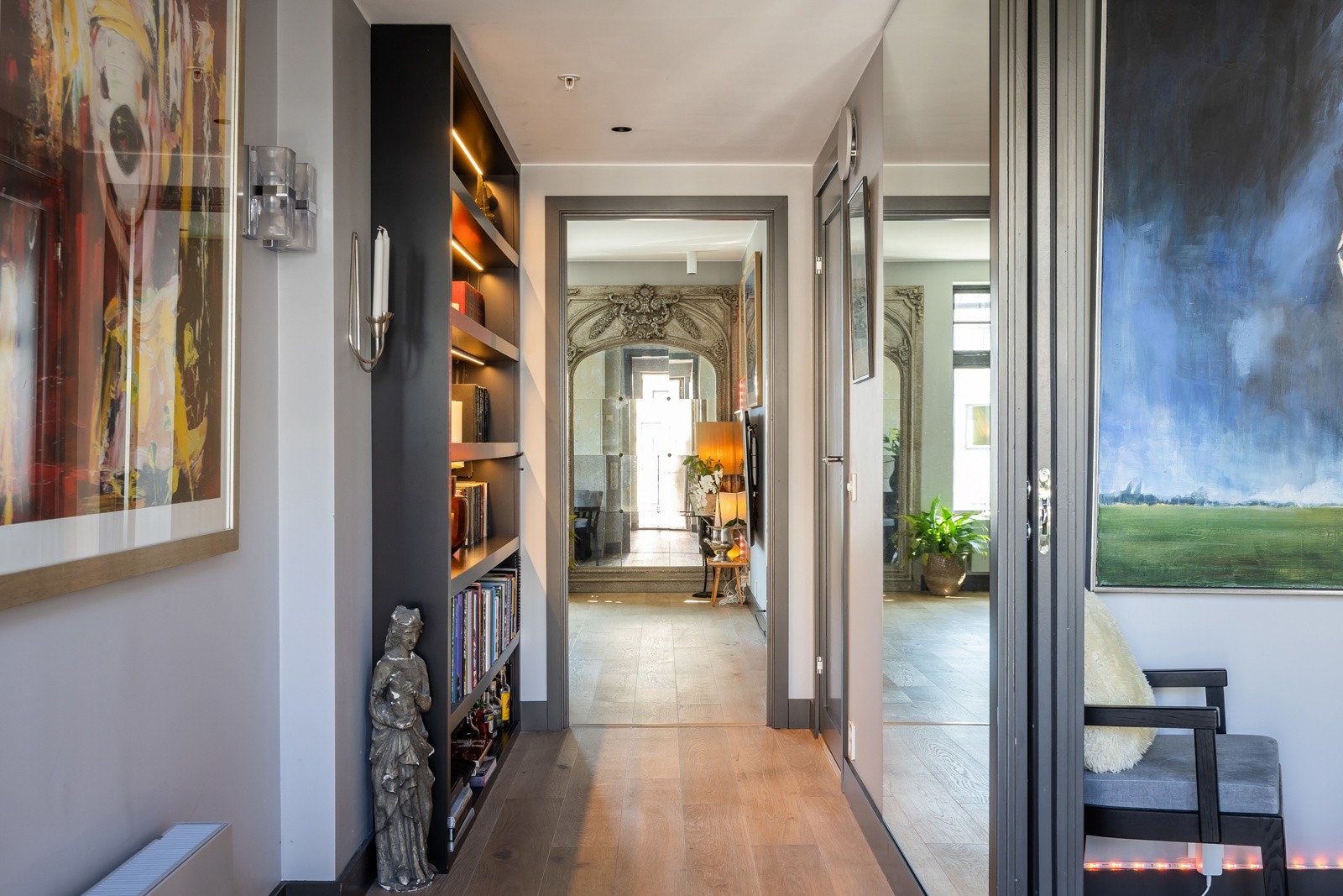 Gjennomgående planløsning med lysinnslipp fra begge sider. Galleribilde