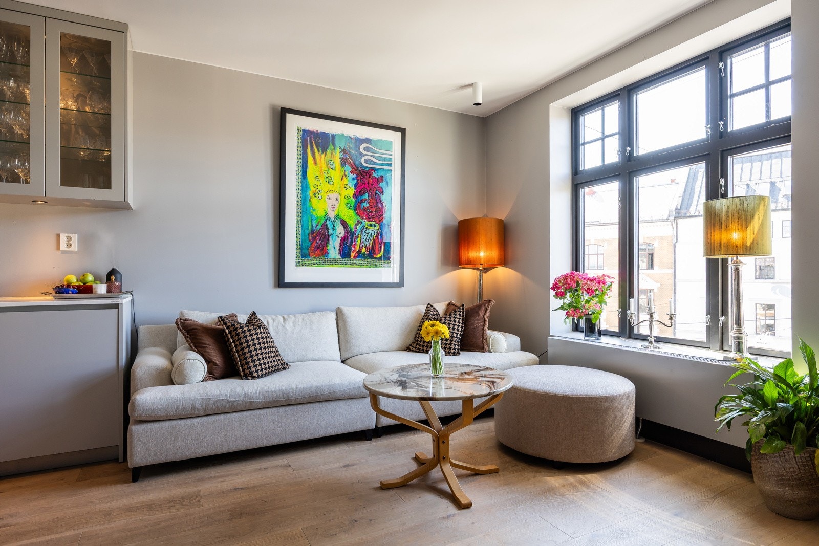 Bygget og leiligheten ble totalrenovert i 2020 og holder en gjennomgående høy standard Galleribilde