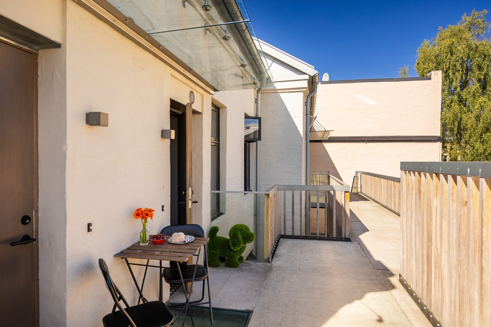 Inngangsparti med morgensol Galleribilde