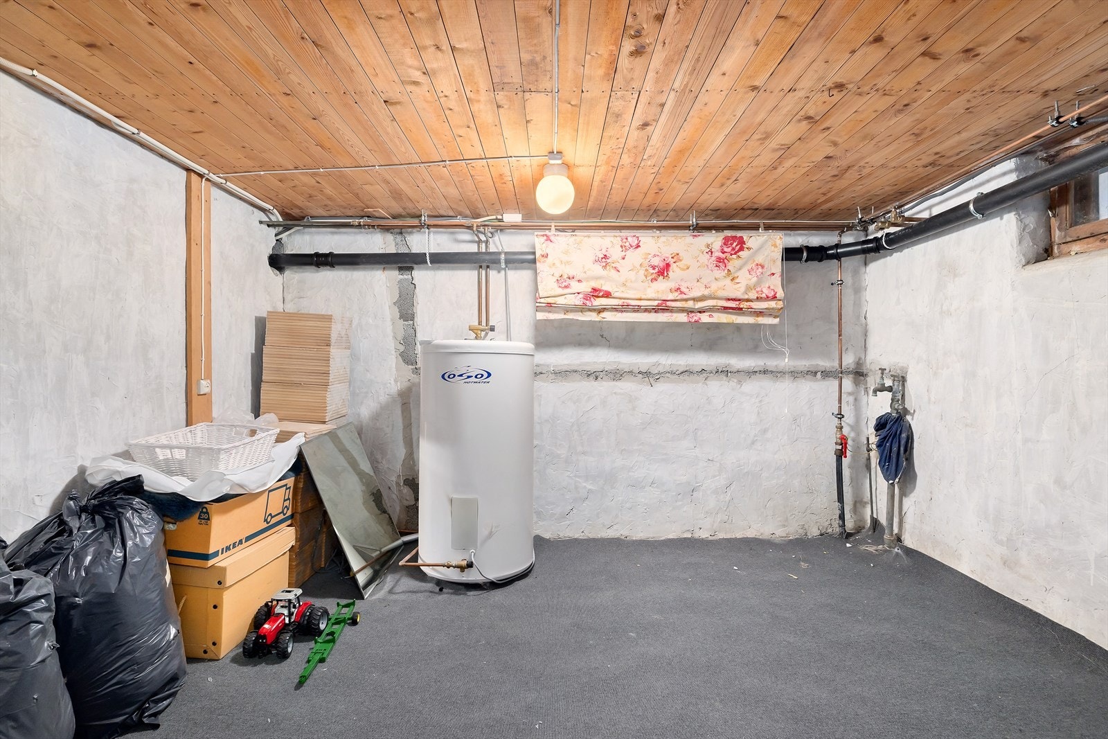 Bodrom i kjeller. Galleribilde