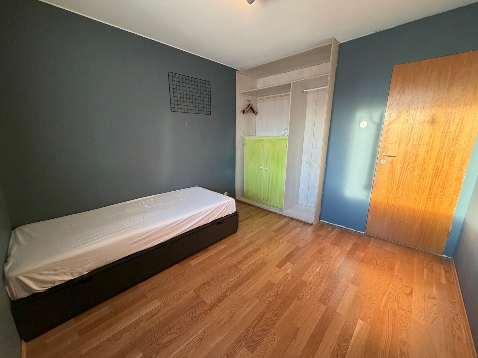 Innebygget klesskap som kan tilpasses til dine behov. Galleribilde