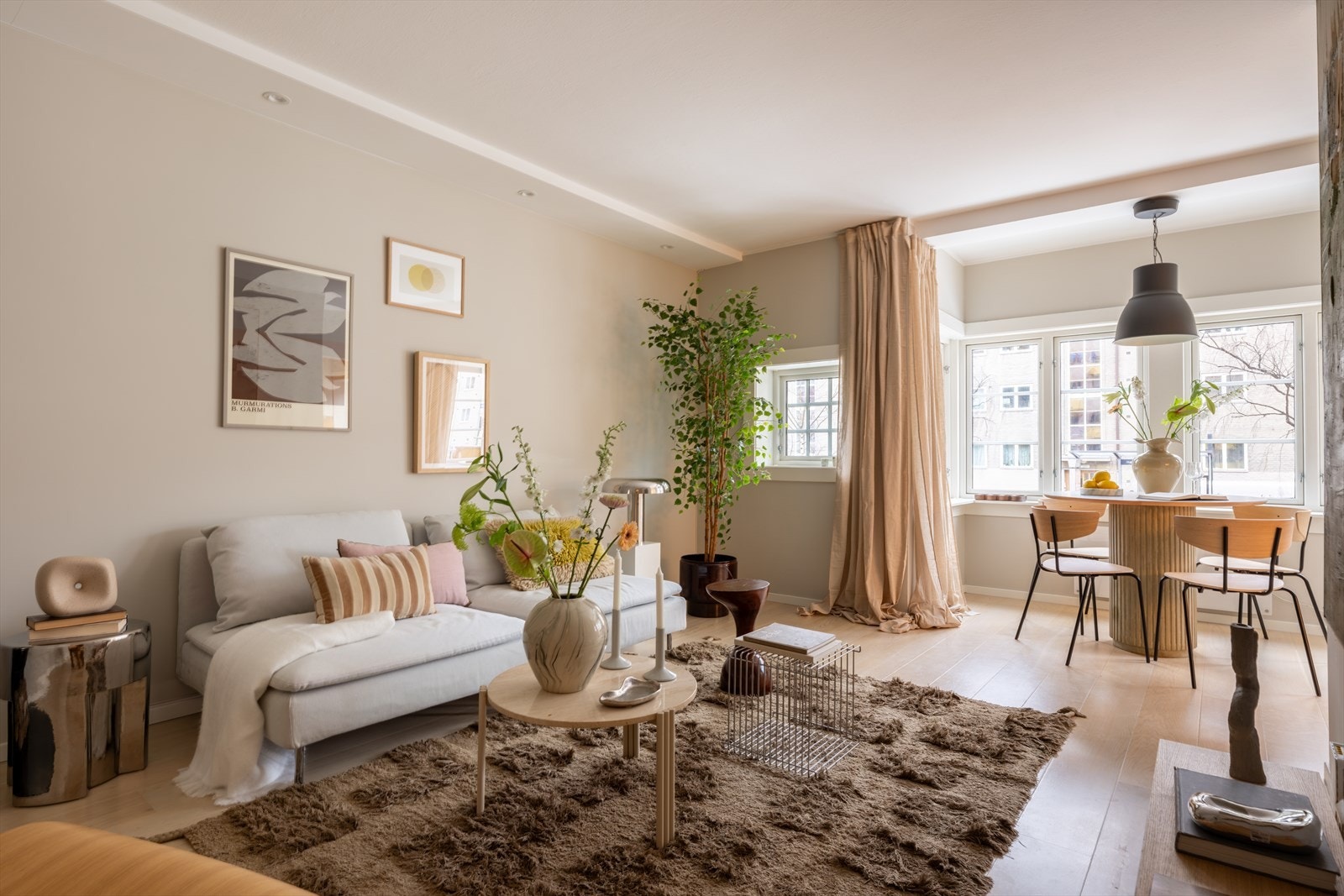 Dette er en rålekker og romslig 3-roms leilighet med attraktiv beliggenhet på Sofienberg/Grünerløkka! Galleribilde