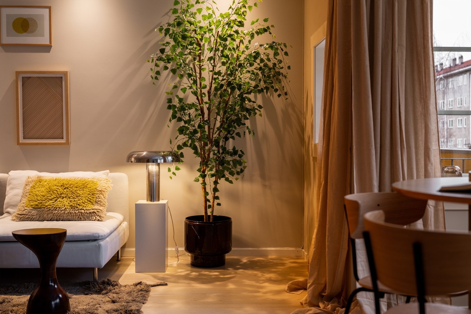 Leiligheten har gjennomtenkte farge- og materialvalg. Galleribilde