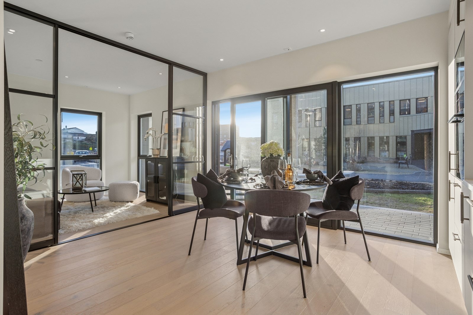 Velkommen til Grønamyrvegen og Solsio - Presentert av DNB Eiendom v/ Andreas Aarland Galleribilde