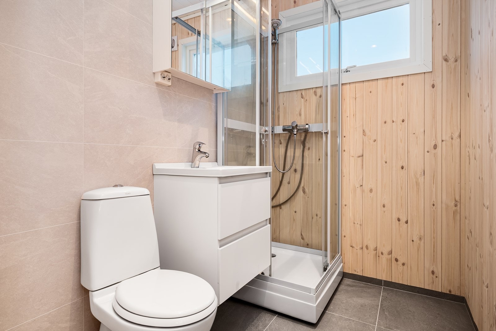 Også badet er pusset opp i 2025. Galleribilde