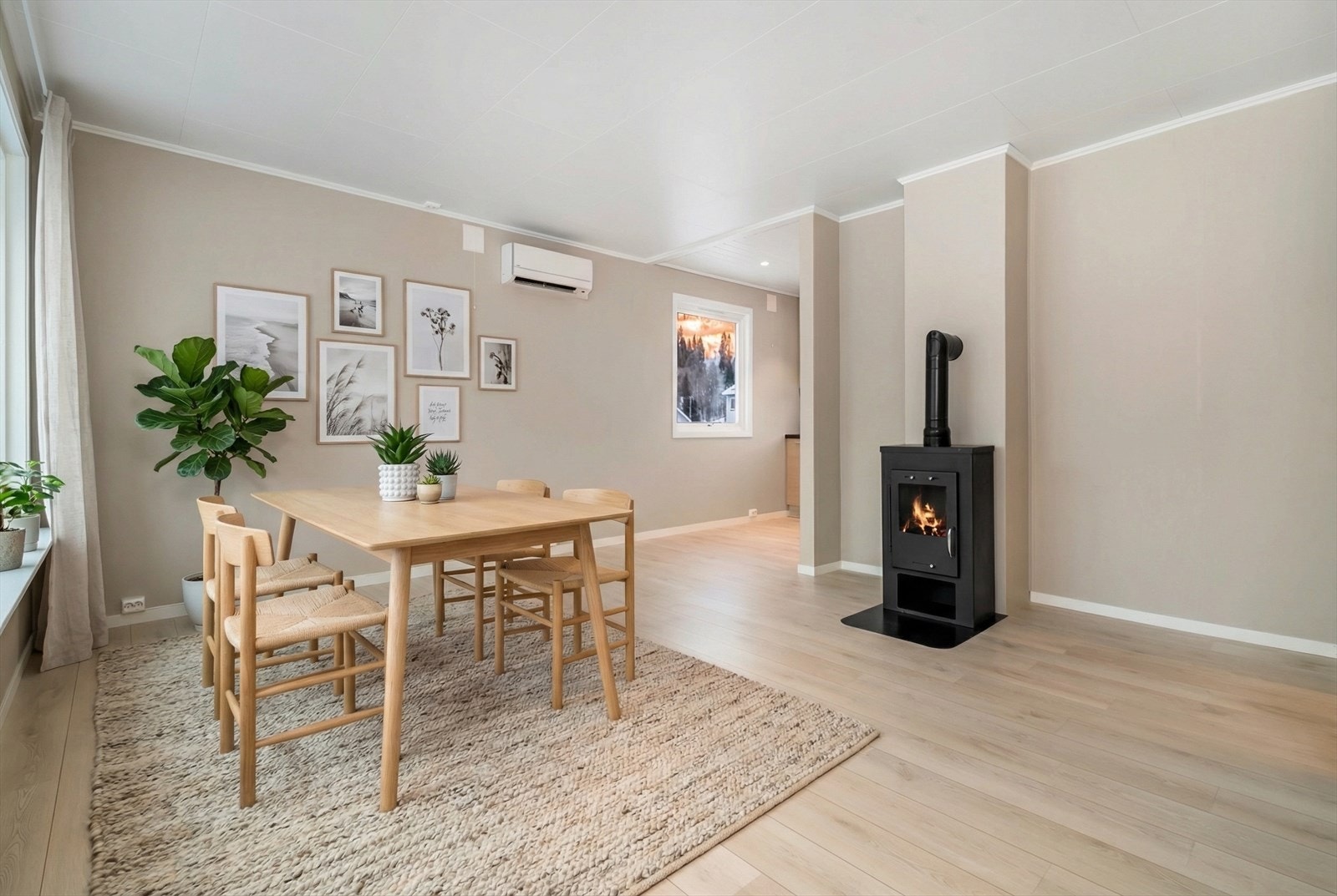 Stue - bildet er virtuelt møblert Galleribilde