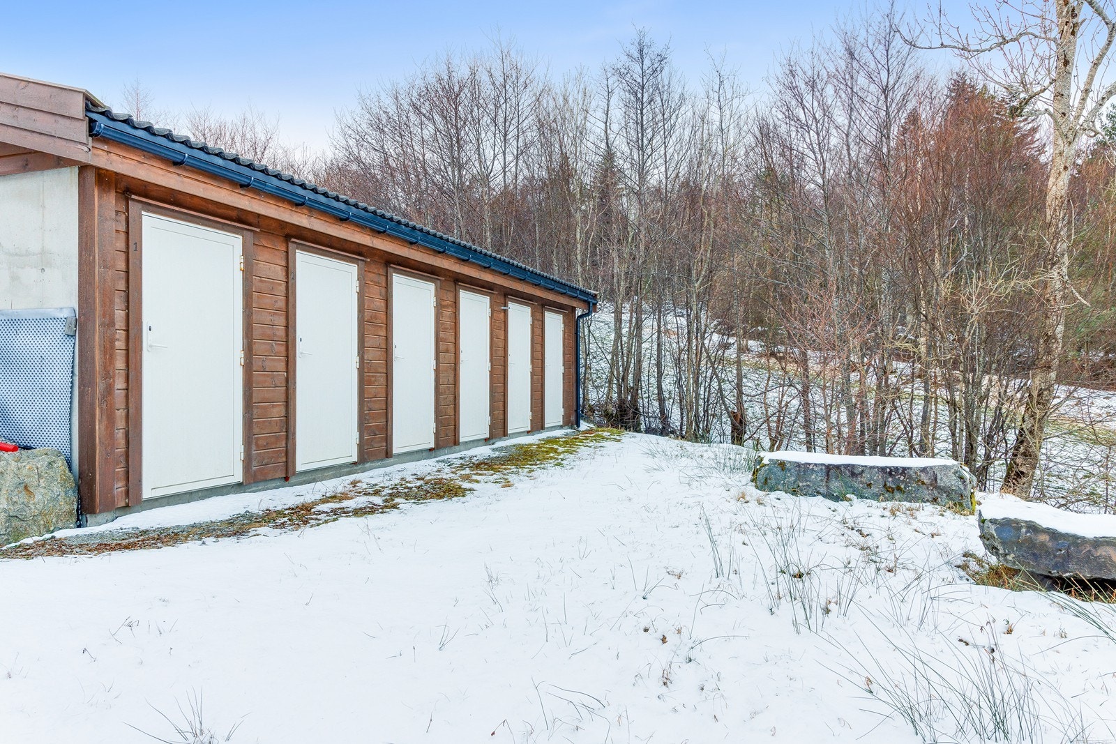 Mulighet for sjøbod like ved båthavnen. Galleribilde