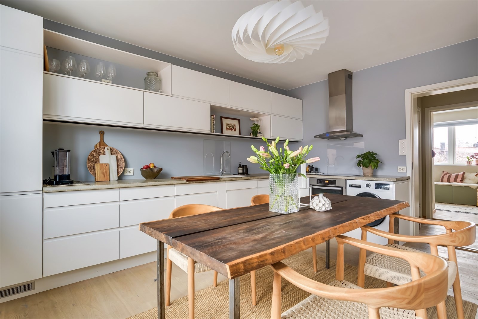 Sosial bolig med stort kjøkken og god spiseplass Galleribilde