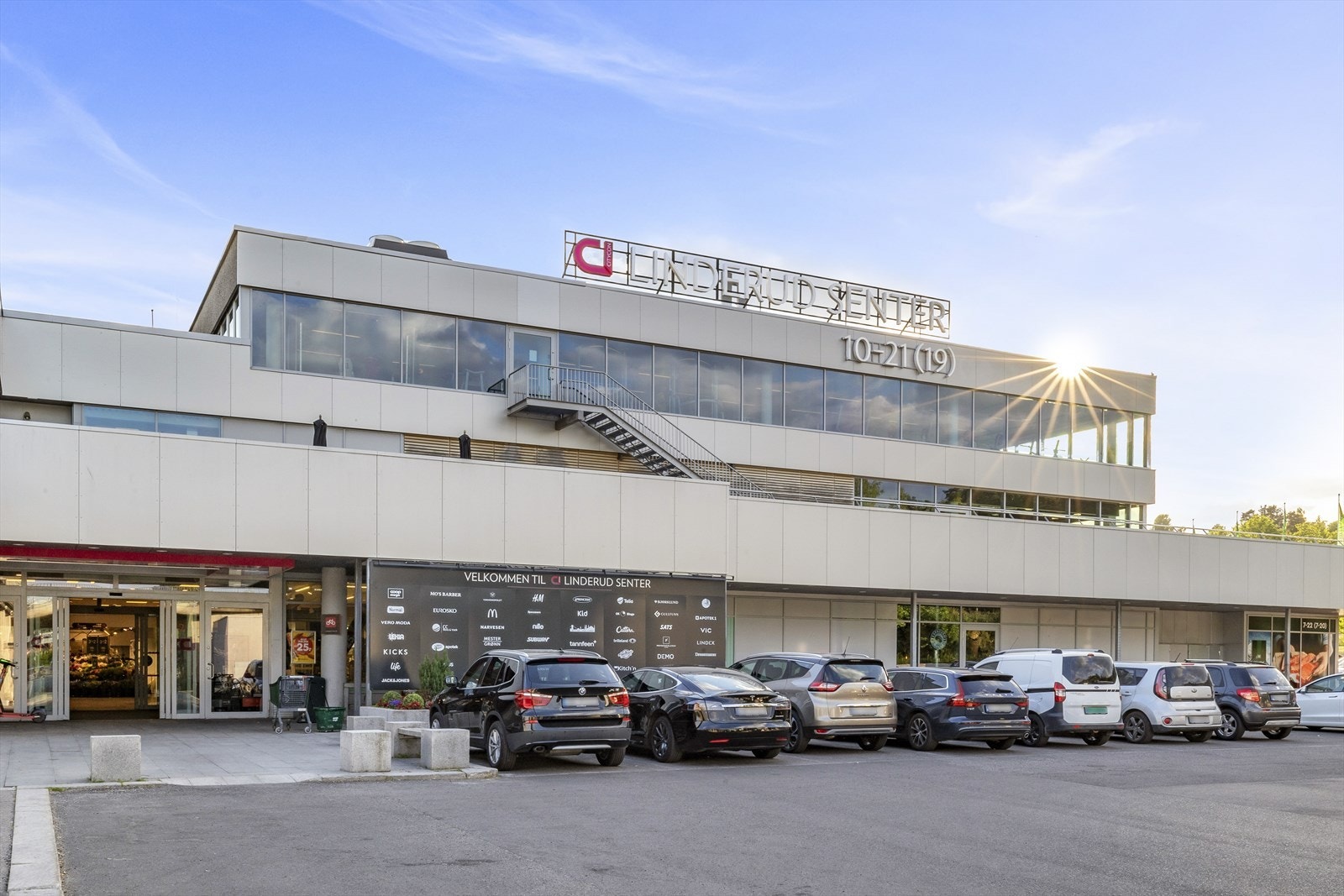 Kort vei til Linderud senter med 60 butikker og alt av servicetilbud. Galleribilde