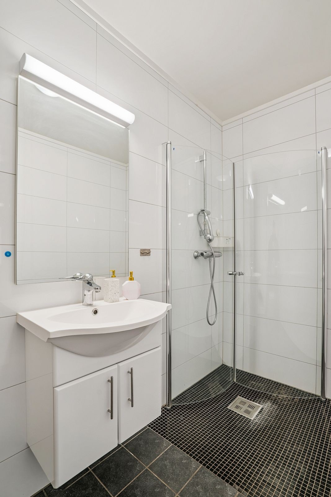 Bad i 2 etasje Galleribilde