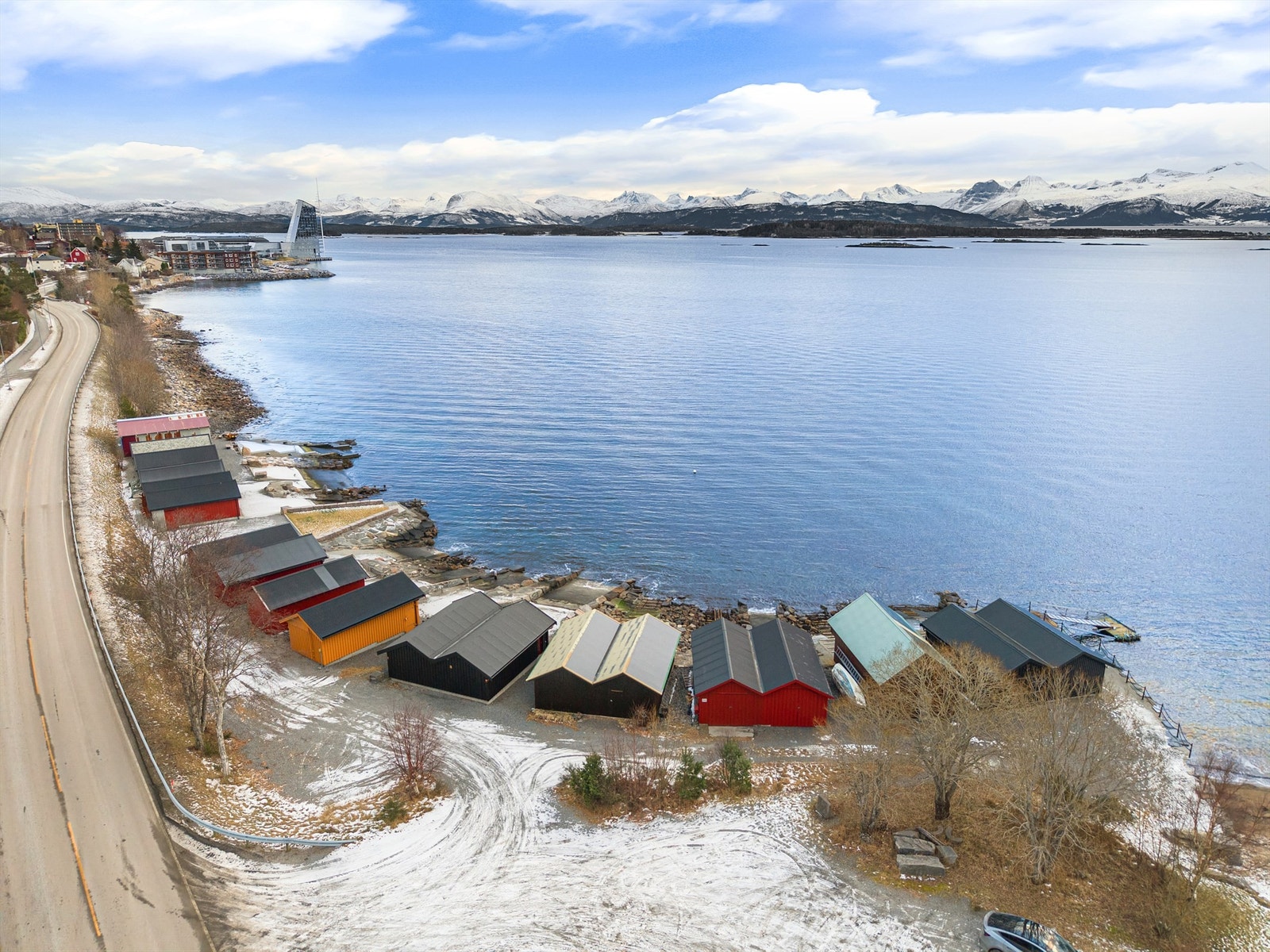 Bjørset Nausttomtsameie like vest for Molde sentrum Galleribilde