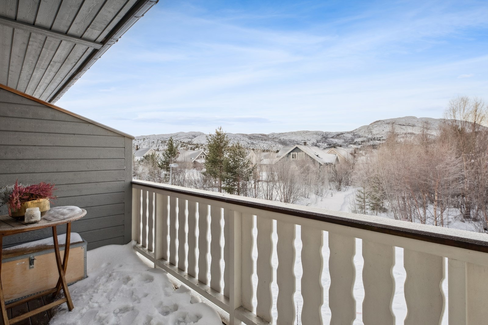 Herlig overbygget veranda med fin utsikt. Galleribilde