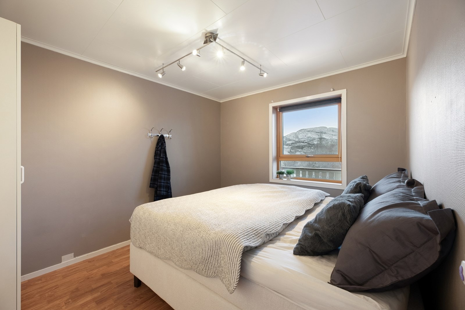 Leiligheten har tilsammen tre soverom. Galleribilde