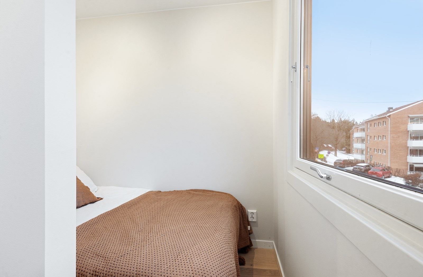 Praktisk sovealkove med vindu (fremstår som et soverom) Galleribilde