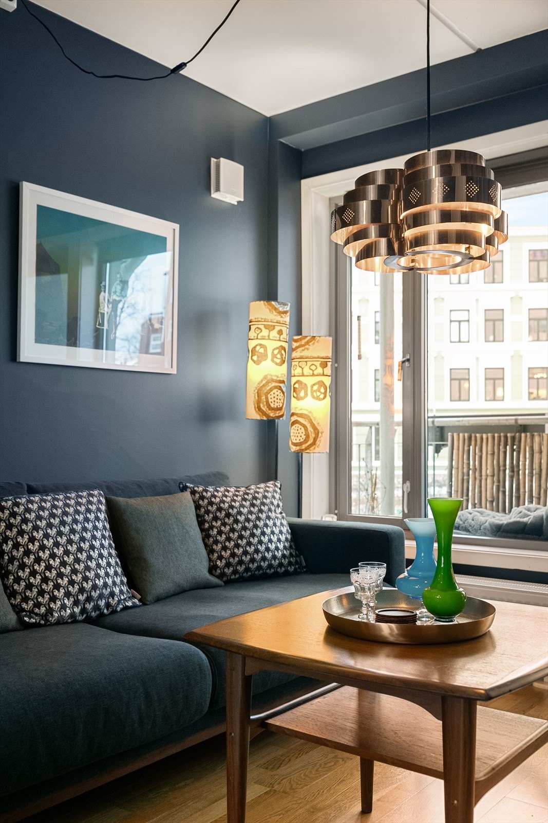 Trivelig tv-krok. Henvendt mot rolig sidegate. Galleribilde