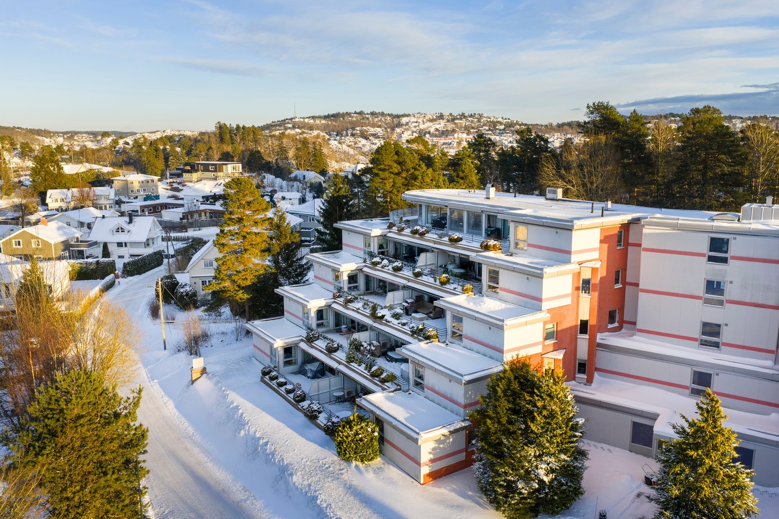 EIE Eiendomsmegling ønsker velkommen til Ranviksvingen 26 - en topp moderne leilighet du kan flytte rett inn i! Galleribilde