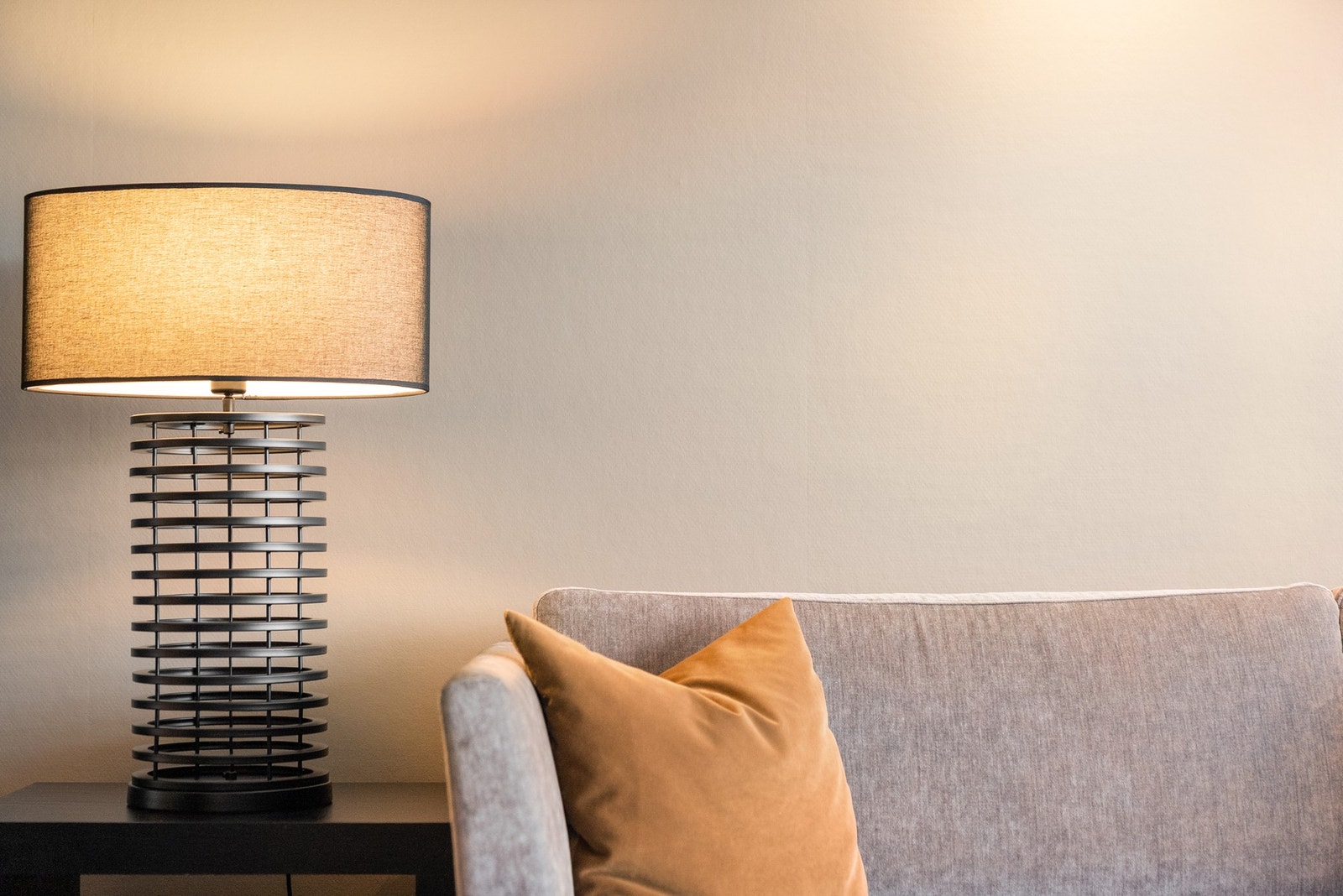 Alt av taklys, dimmere og kontakter er byttet i 2025. Alle taklys kan styres fra app om ønskelig (Plejd) Galleribilde