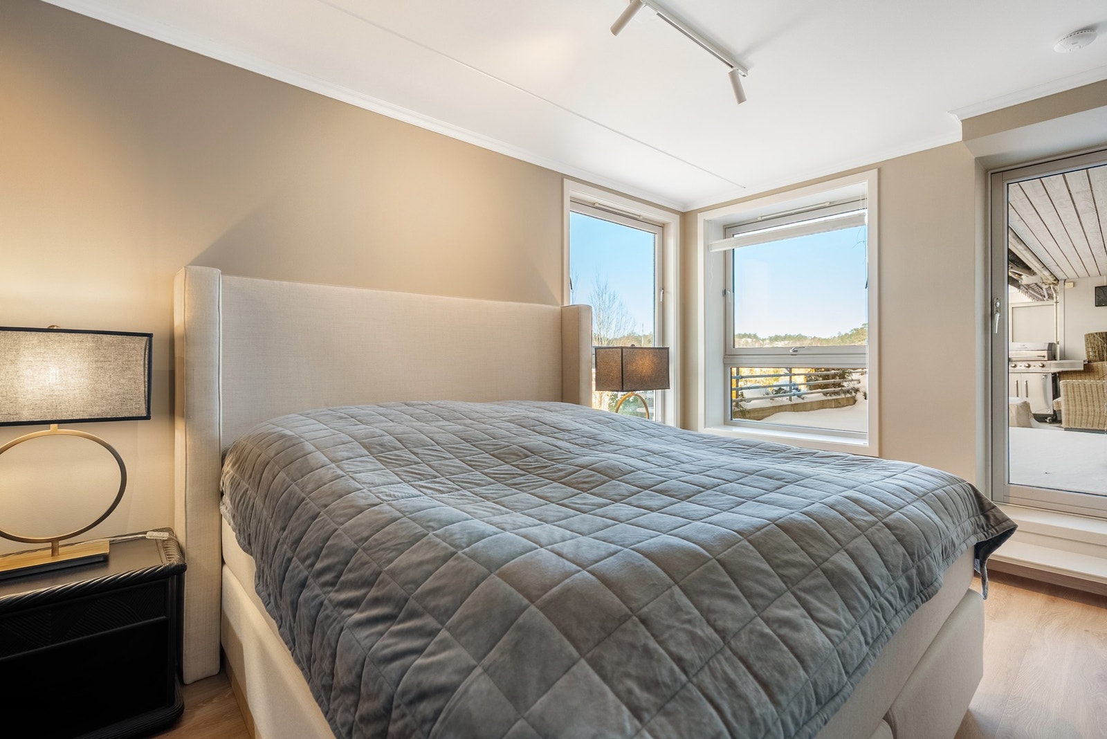 Hovedsoverom har utgang til 23 kvm terrasse Galleribilde