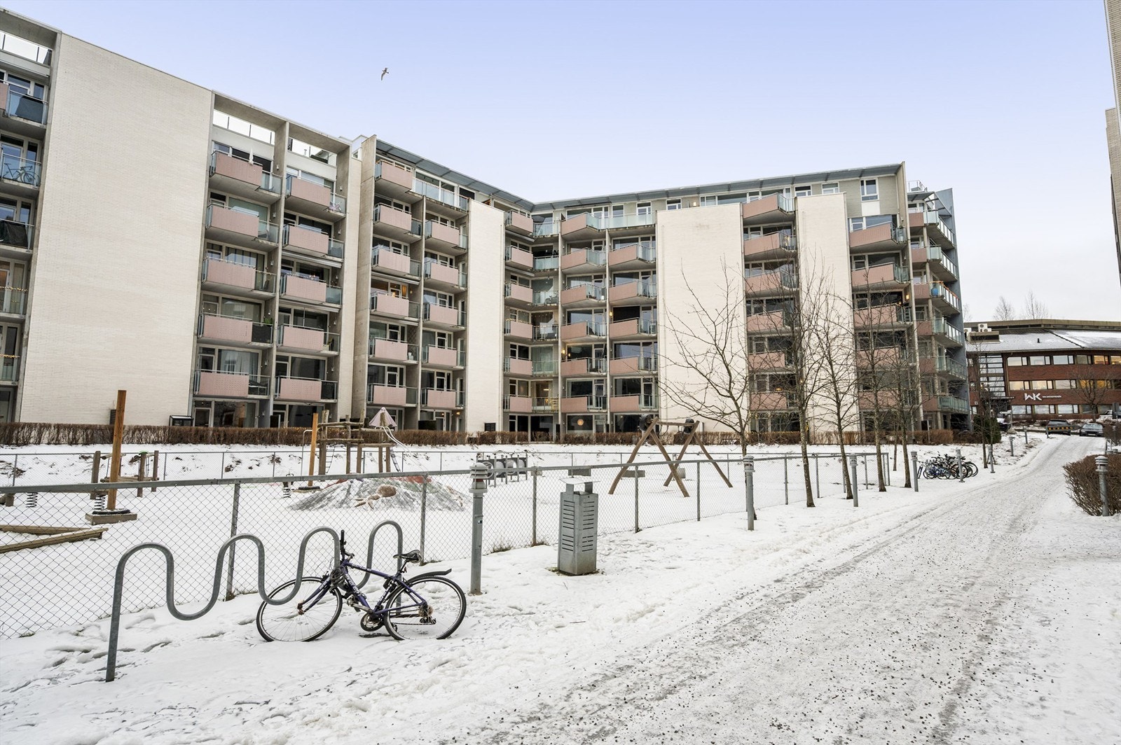 Med beliggenhet i Nydalen har du umiddelbar nærhet til servicetilbud som Storo Storsenter. Galleribilde