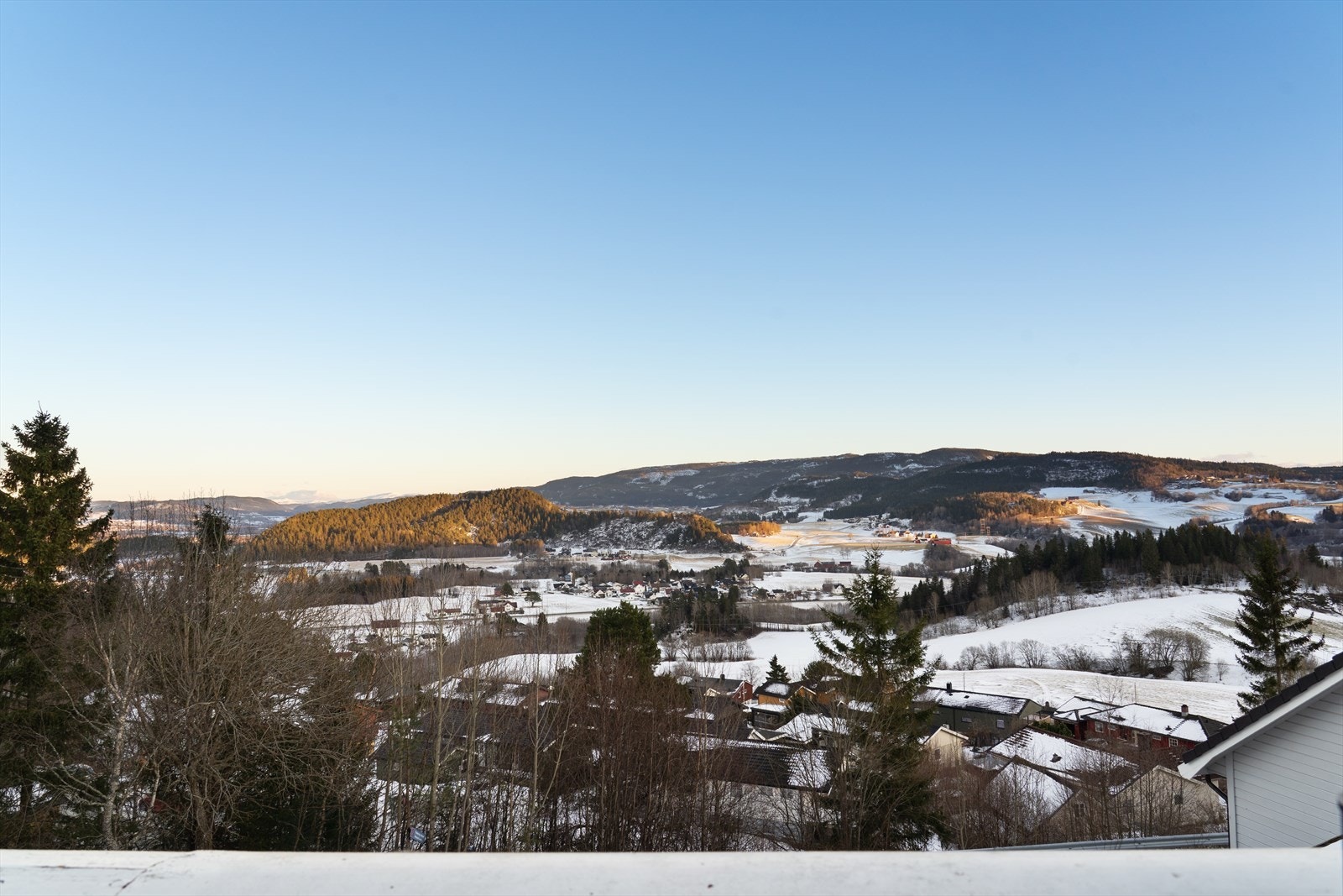 Boligen ligger i et rolig og barnevennlig område. Galleribilde