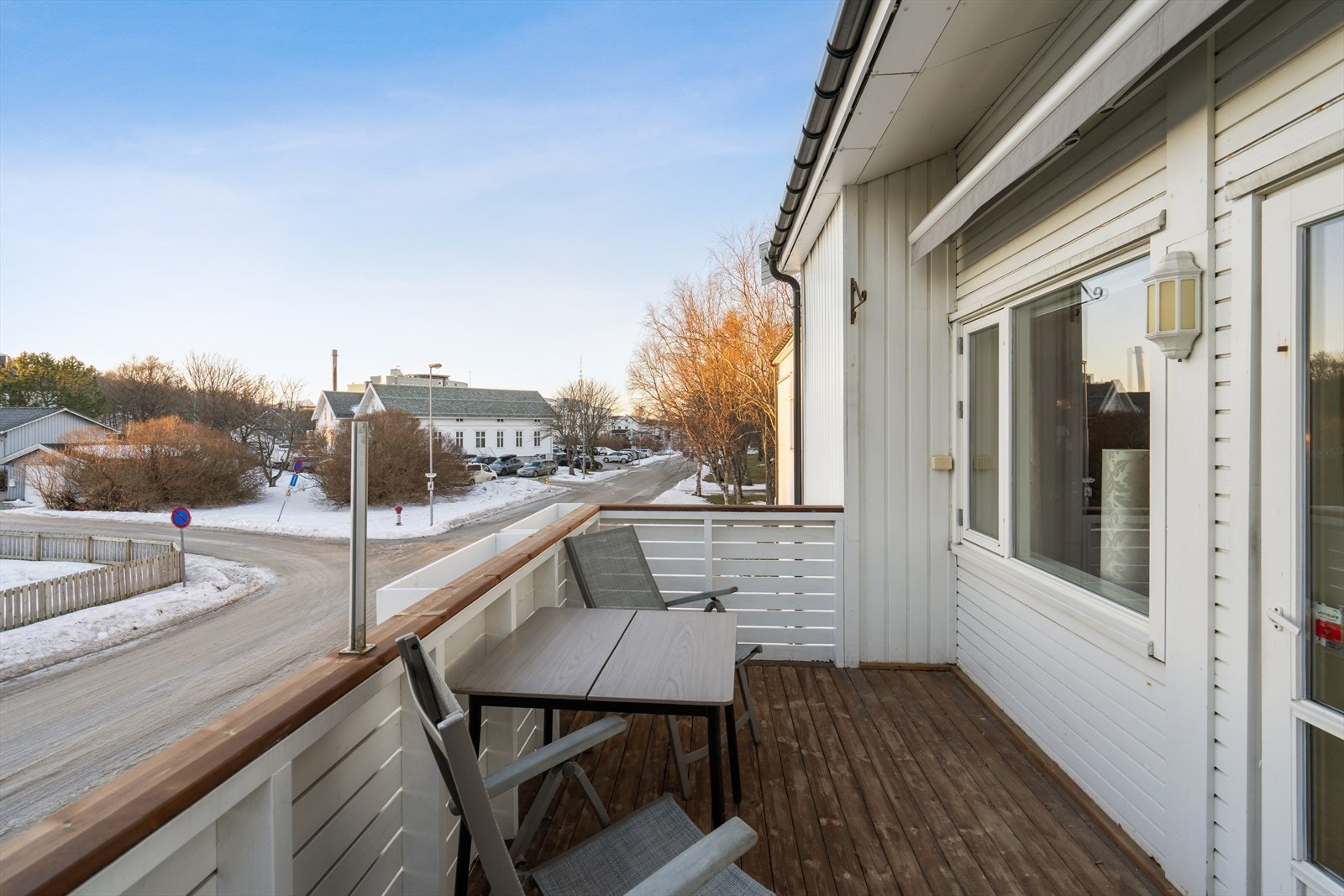 Veranda med plass til utemøbler. Galleribilde