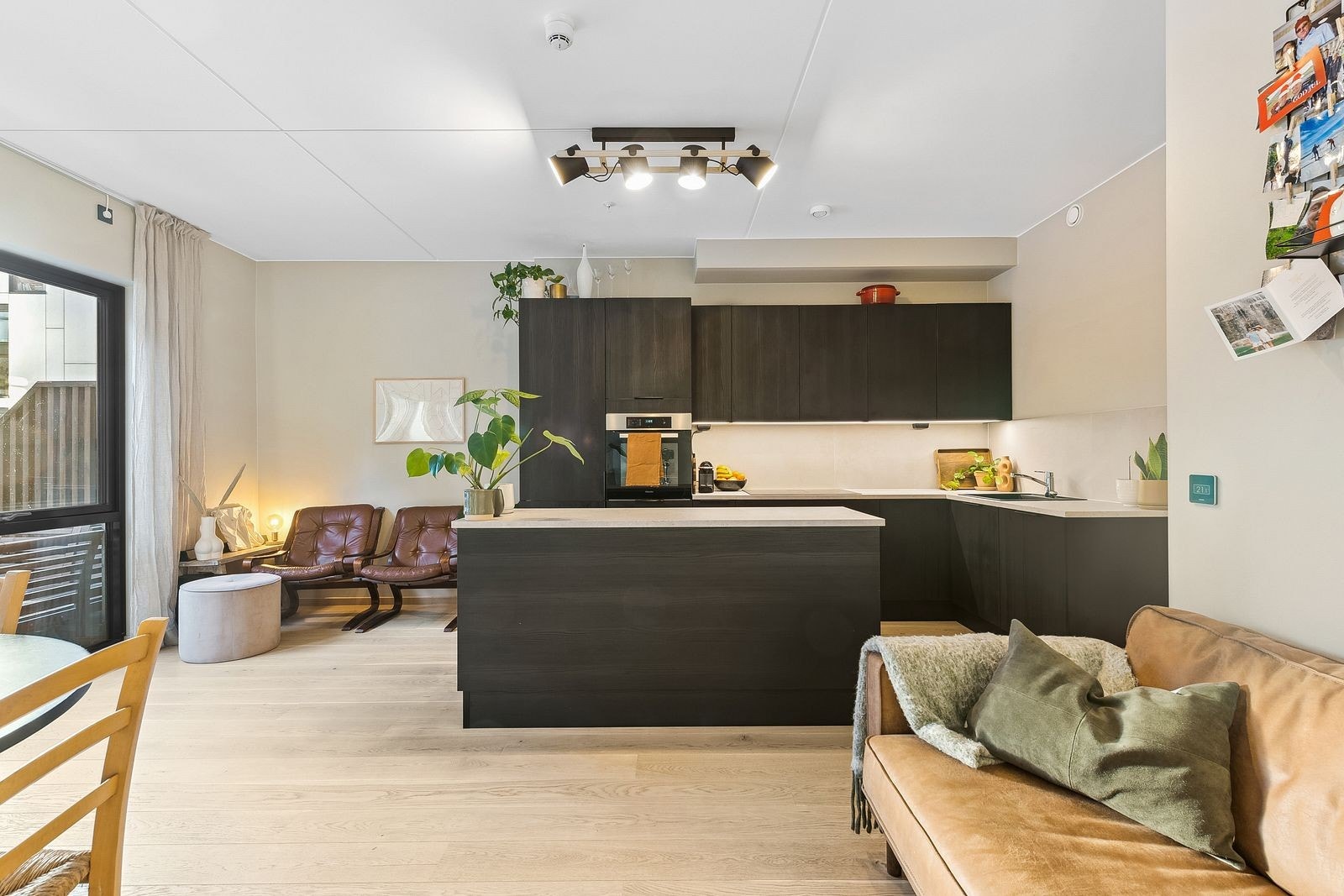 Lys stue Galleribilde