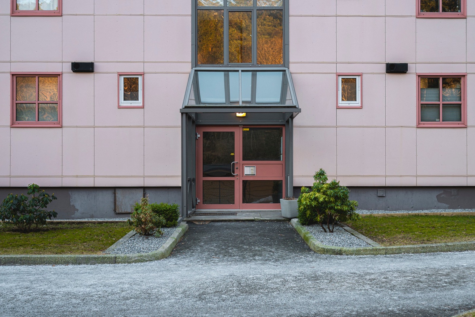 Inngangsparti. Galleribilde