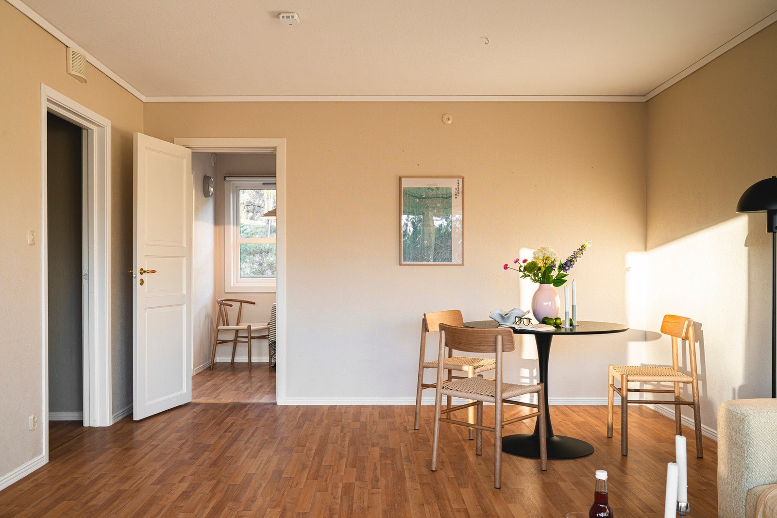 Fra stuen er det tilkomst til kjøkkenet på 9,7 kvm. Galleribilde