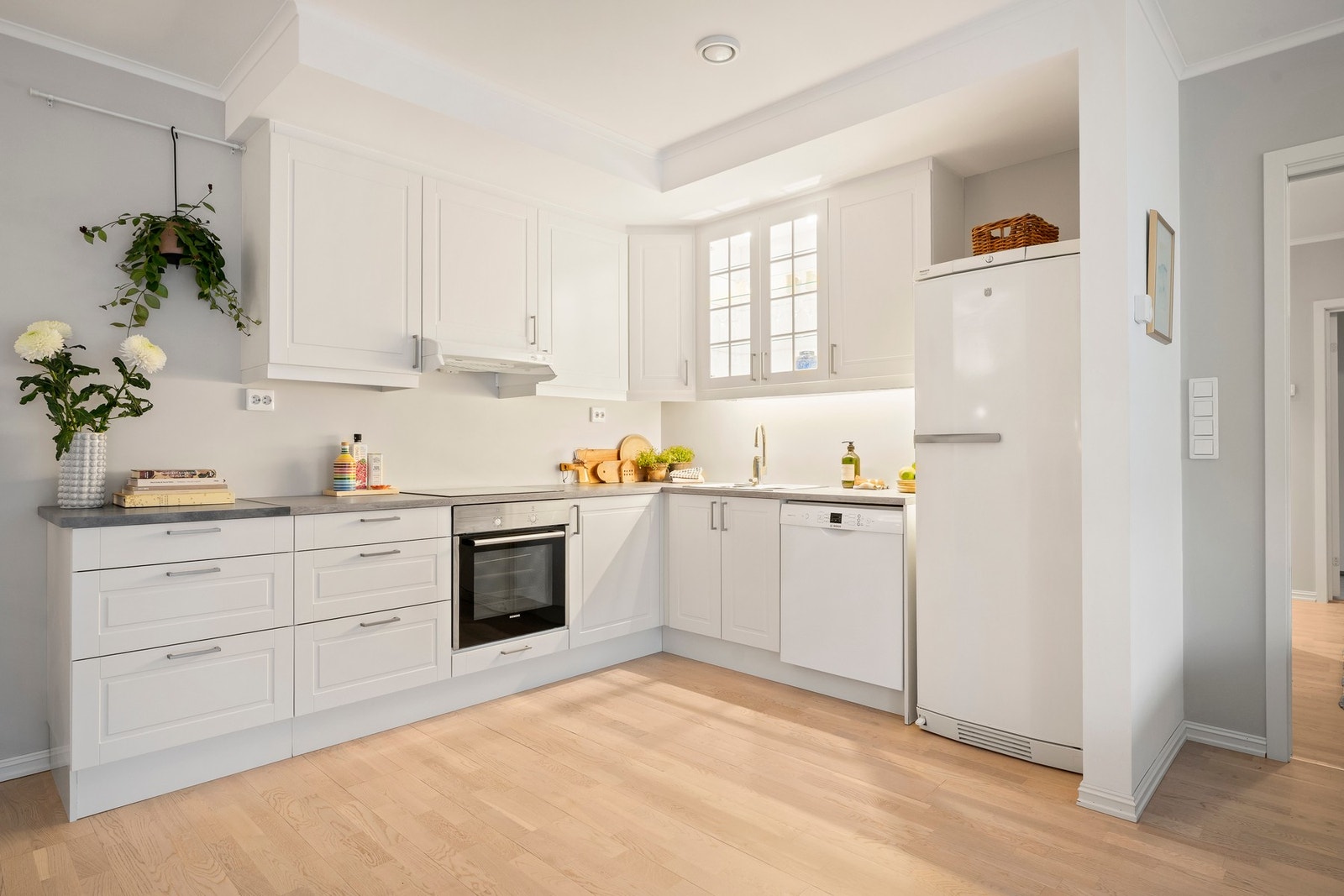 God skap og benkeplass. Galleribilde