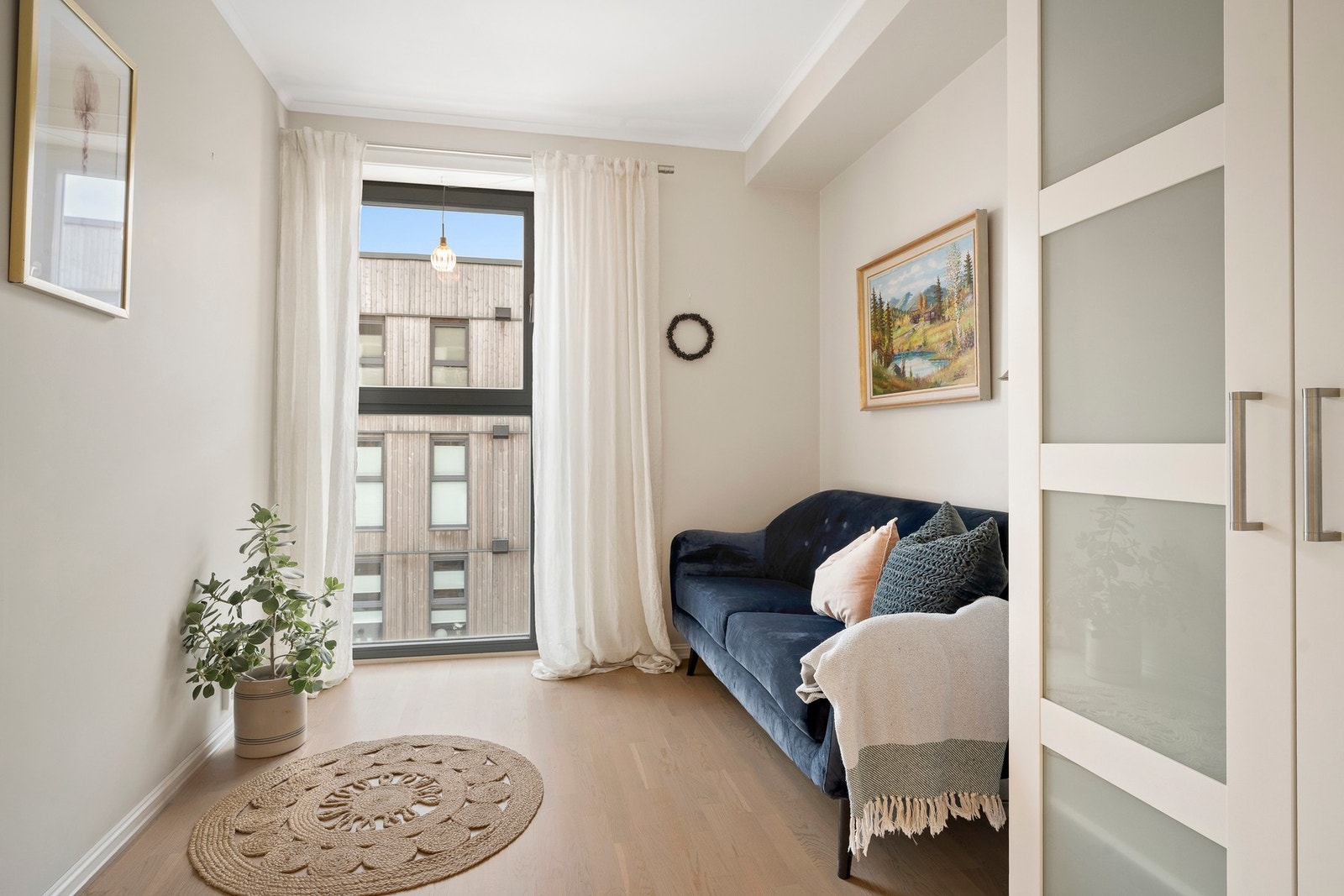 Soverom 2 er velegnet som barnerom, gjesterom eller hjemmekontor. Galleribilde