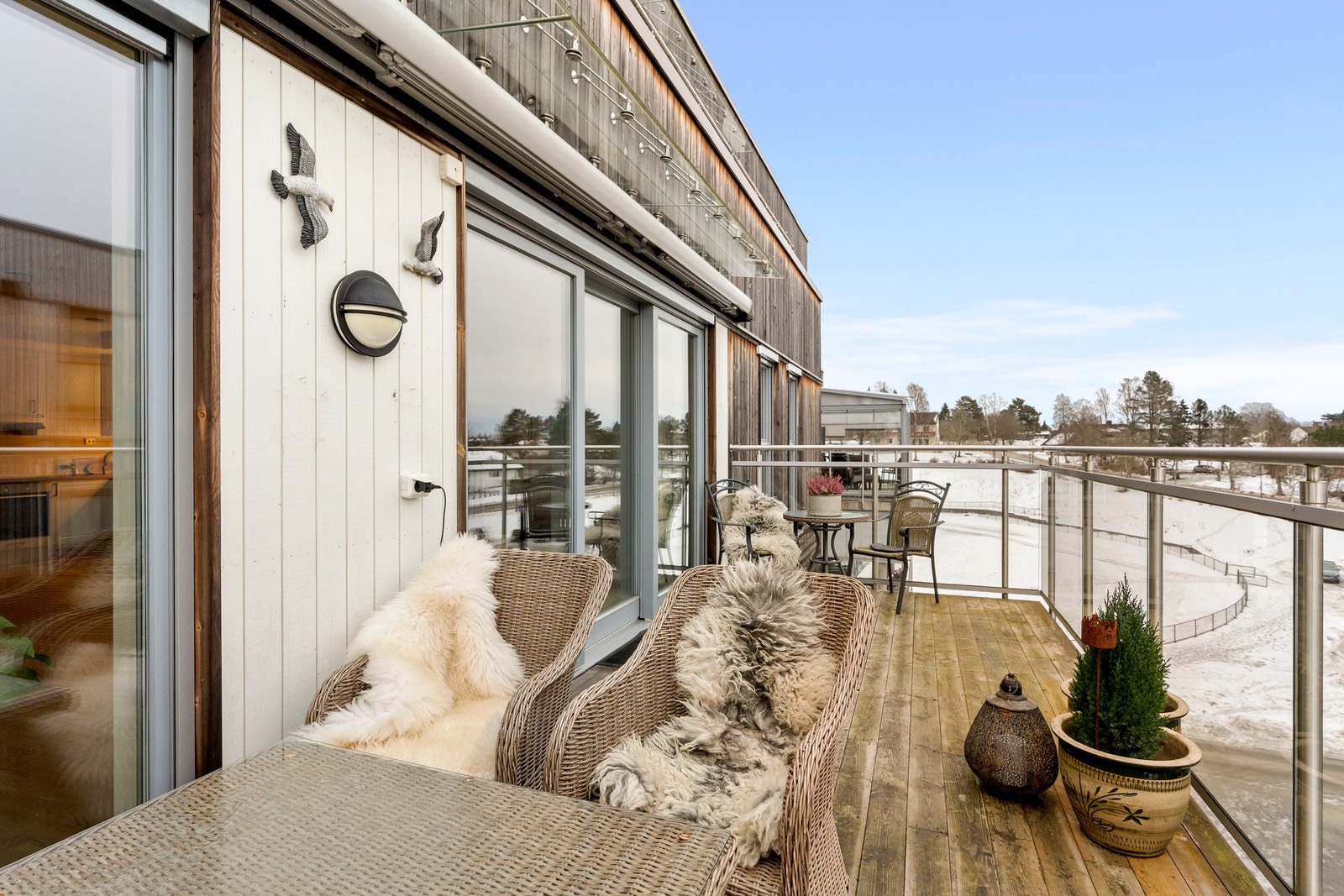 Solrik sydvendt balkong. Galleribilde