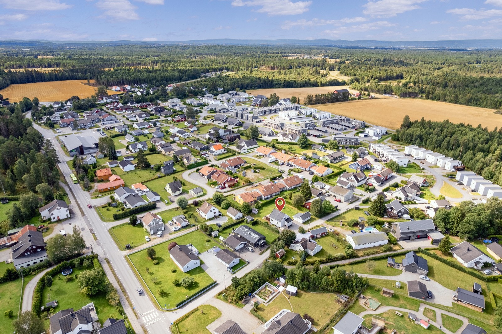 Boligen sokner til Nordkisa barneskole som ligger 600 m meter fra boligen. Nordkisa barneskole er topp moderne og ble bygget i 2015. Det er trygg gangvei til barneskolen. Galleribilde