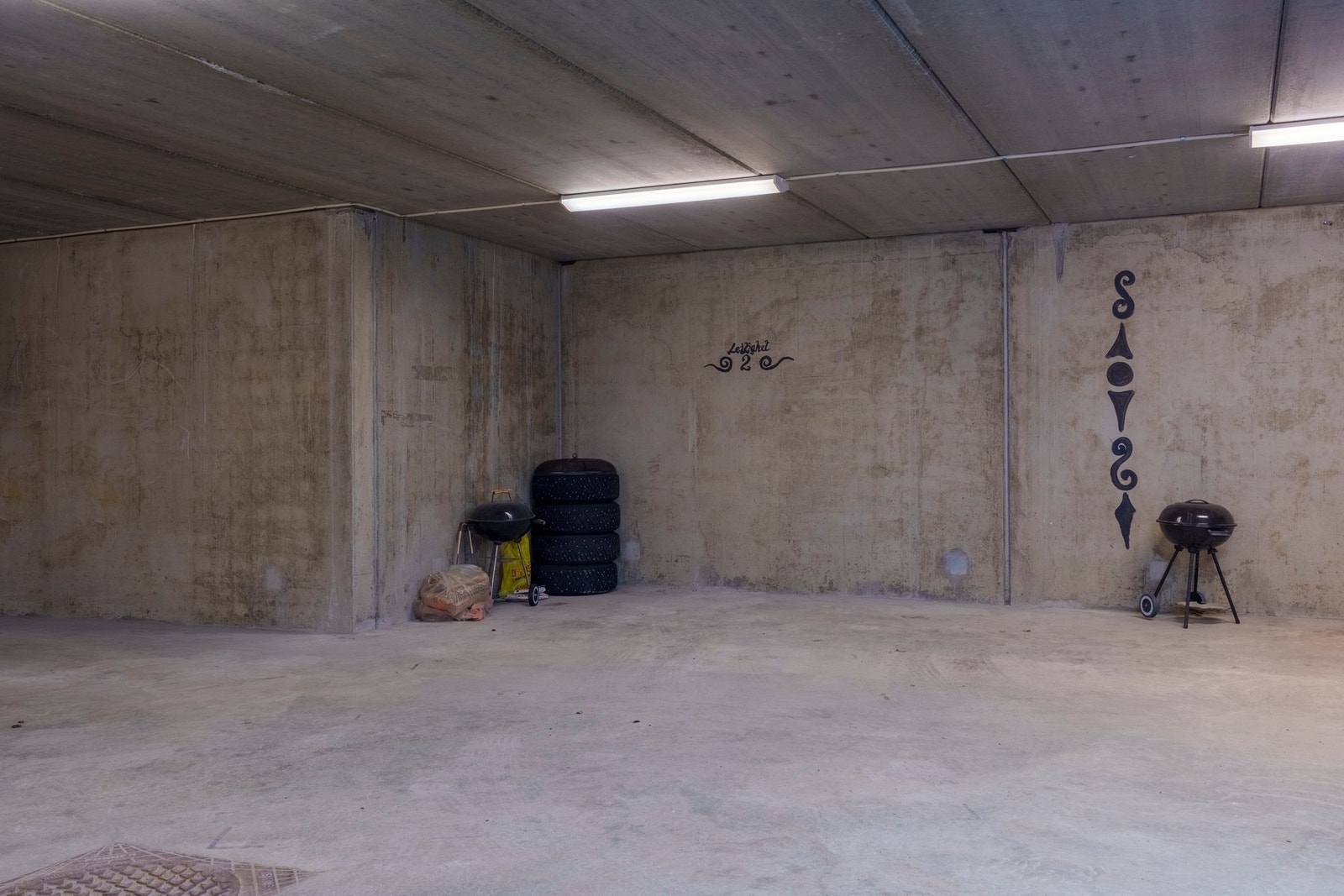 Bod og garasjeplass i felles garasjeanlegg. Bod i etasjen over leiligheten. Galleribilde