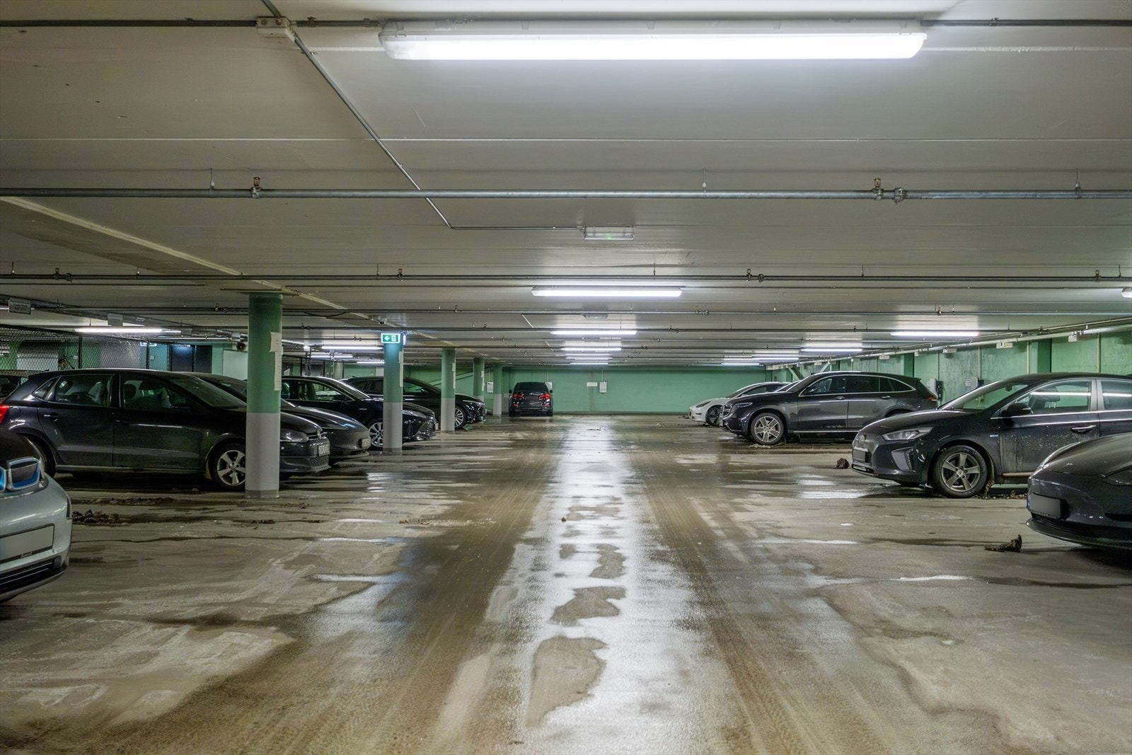 Garasjeplass med lader følger. Galleribilde