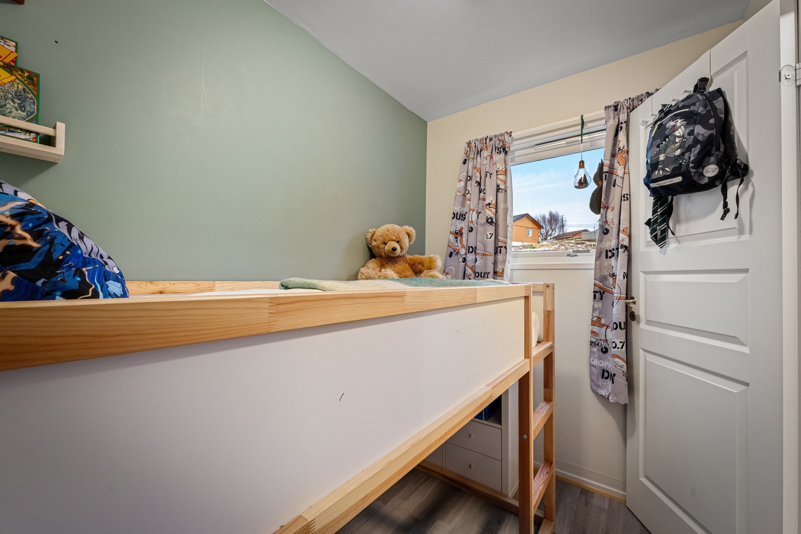 Bod ved entre som eier har benyttet til et fjerde soverom. Galleribilde