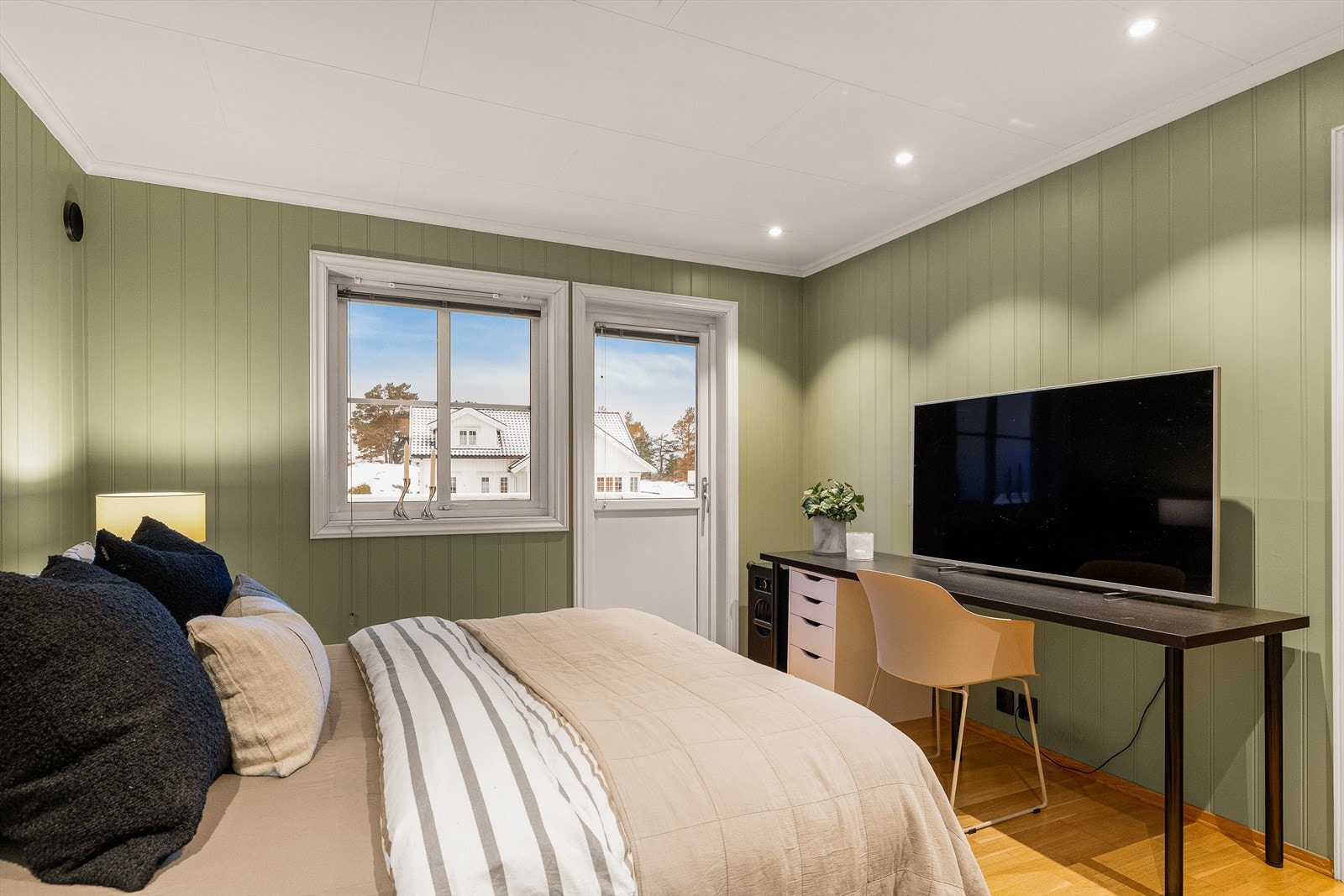 Hovedsoverom med utgang til luftebalkong Galleribilde