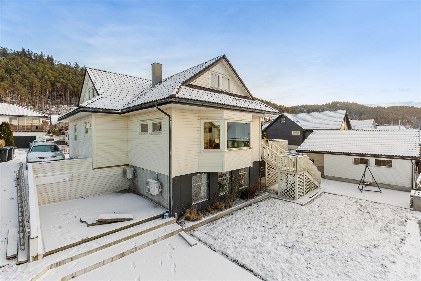 Eiendommen ligger i et rolig og veletablert boligområde i Haugesund med lite gjennomgangstrafikk. Galleribilde