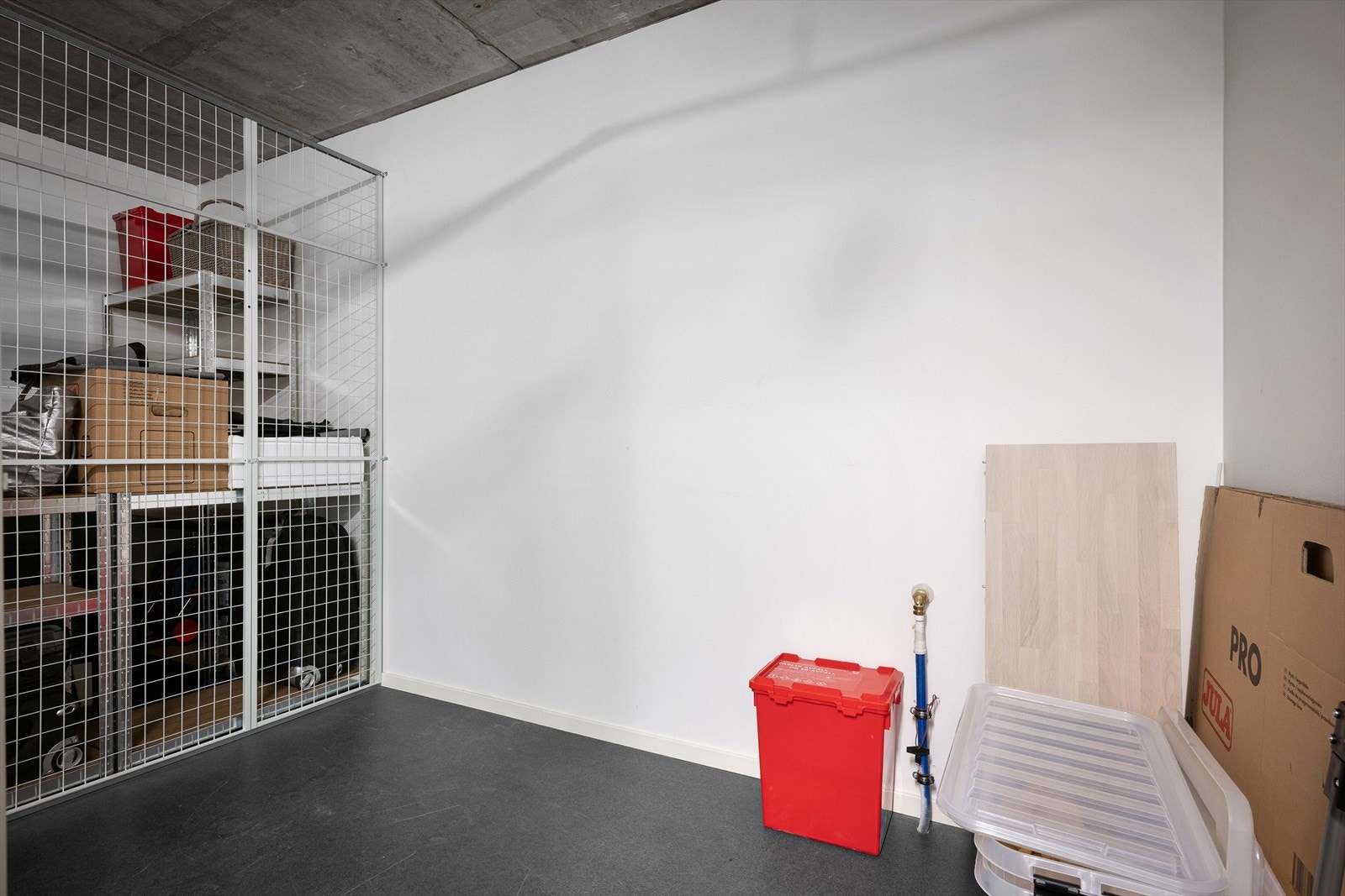 Bod i leilighet og i 1. etg gir gjennomgående god kapasitet. Her vises bod i 1. etg. Galleribilde