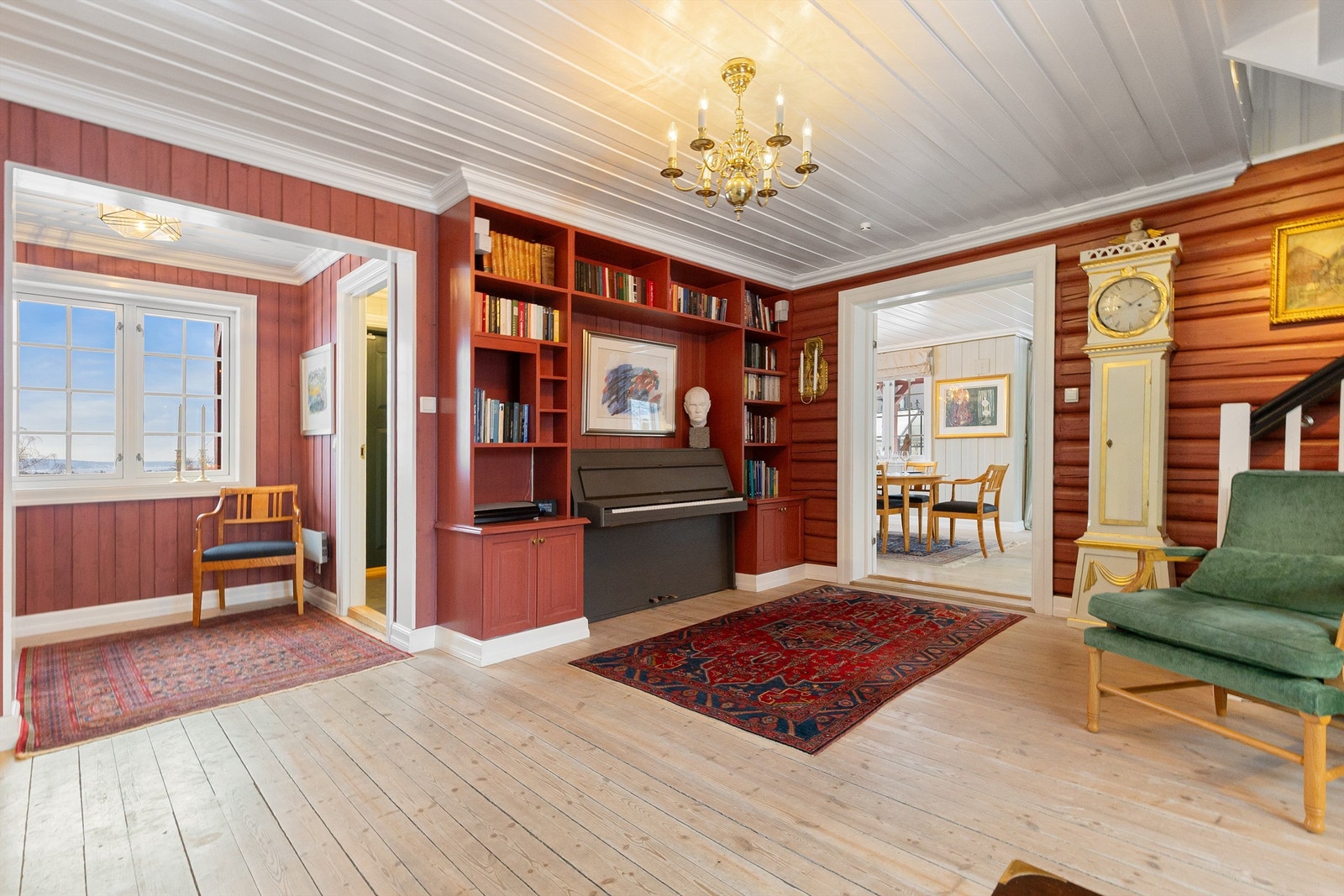 Tømtebakken 3 er et meget vakkert hjem hvor sjarm møter det moderne Galleribilde