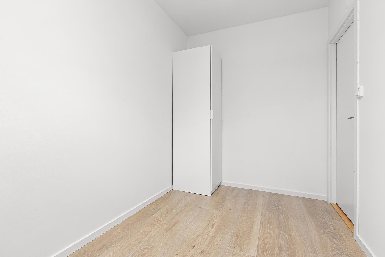 Skap på soverom medfølger Galleribilde