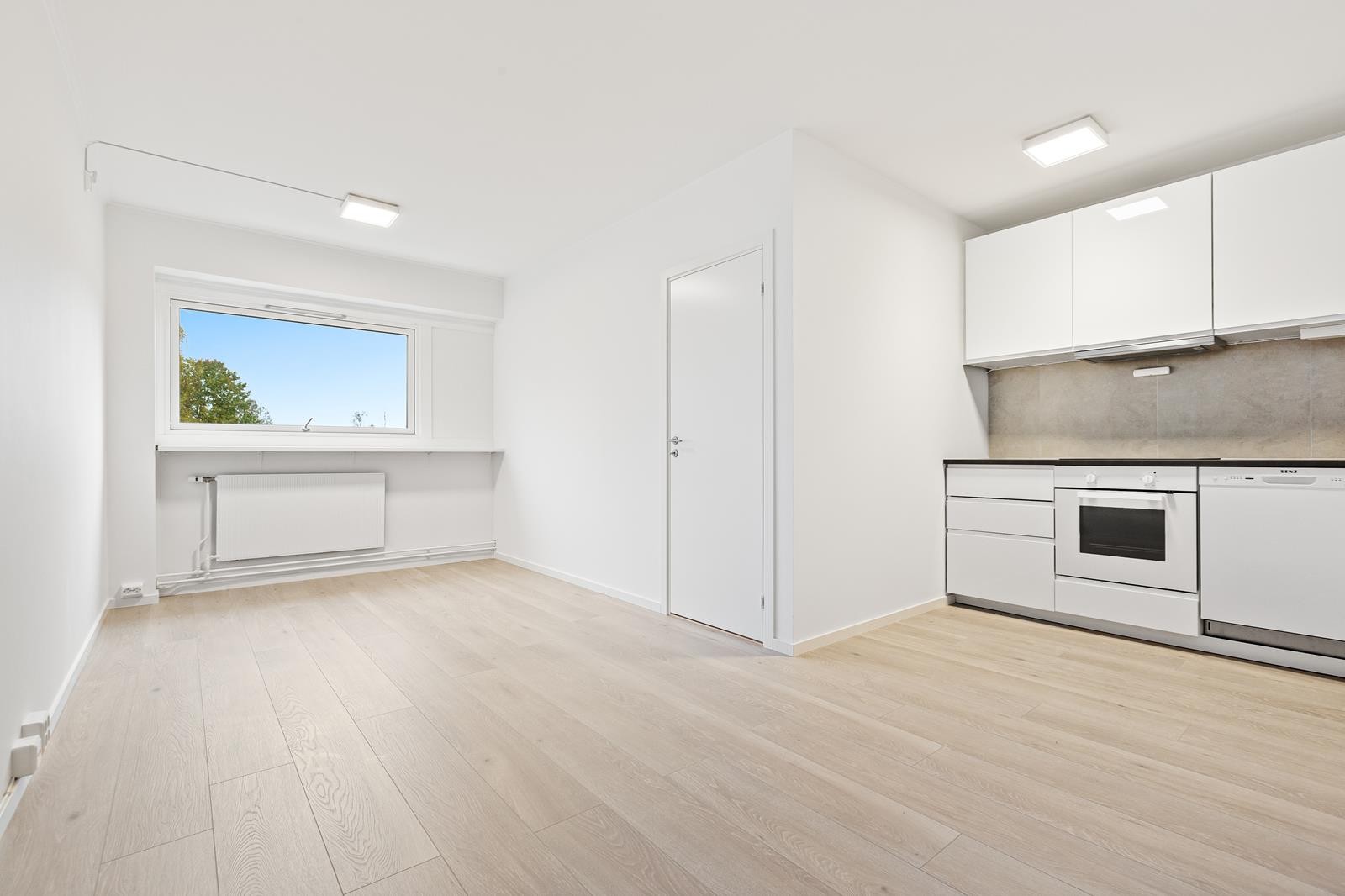 Lekkert oppusset 2-roms i 3. etasje med heis og integrerte hvitevarer Galleribilde