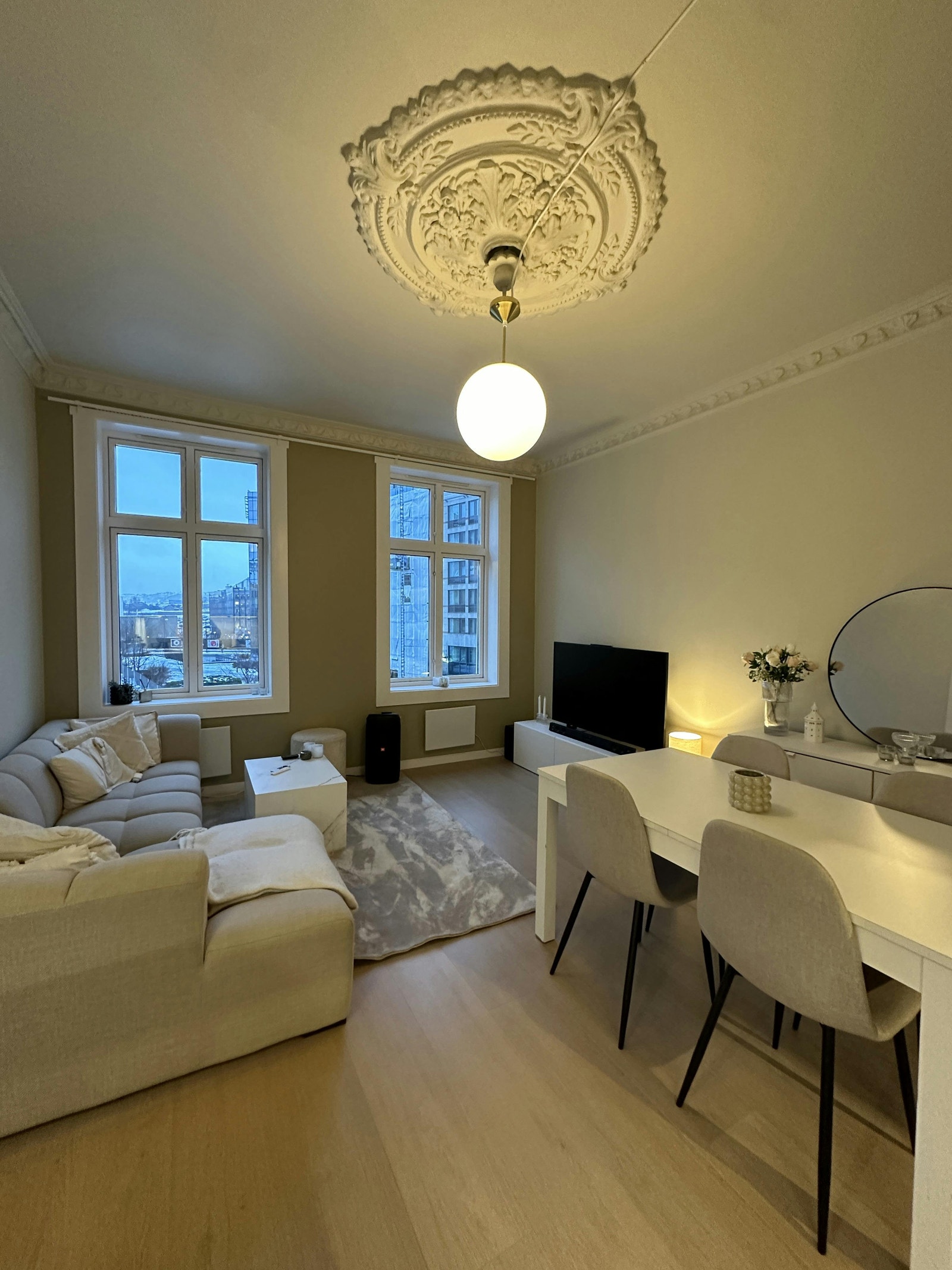 Stue med åpen kjøkken Galleribilde